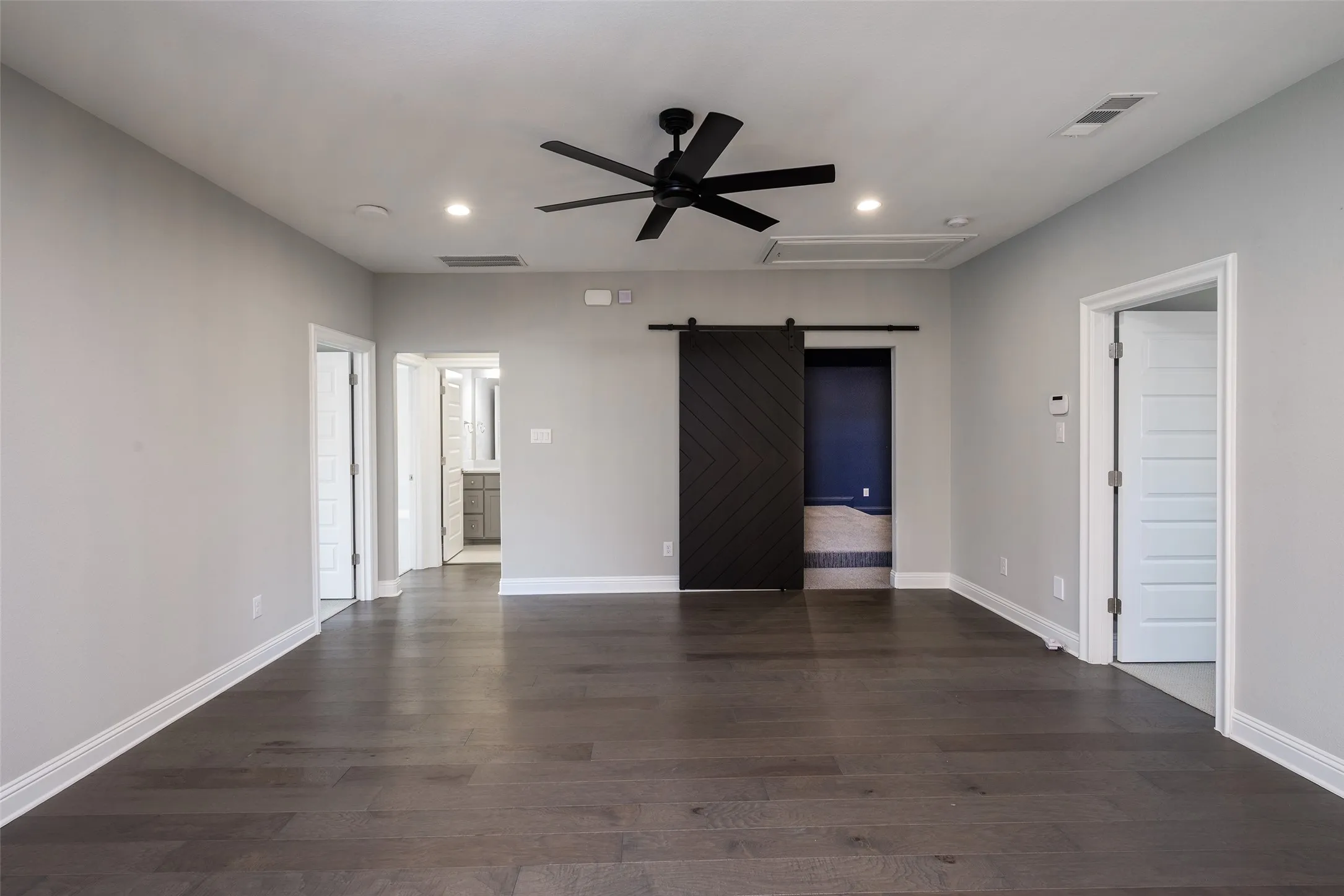 Single Family Residence For Rent in Collin County , 2121 Normandy Circle, Prosper, Texas 75078, 5 Bedroom, 5 Bathroom, 3 Garage spaces, 4,442 Sqft, built in 2020, mls#21324868, Real Estate Agent in Prosper, Homes For Rent in Collin county, Homes For Rent in Prosper, Realtor in Prosper Texas, Real Estate Brokerage Independent Realty Texas, Luminita Cordes Realtor