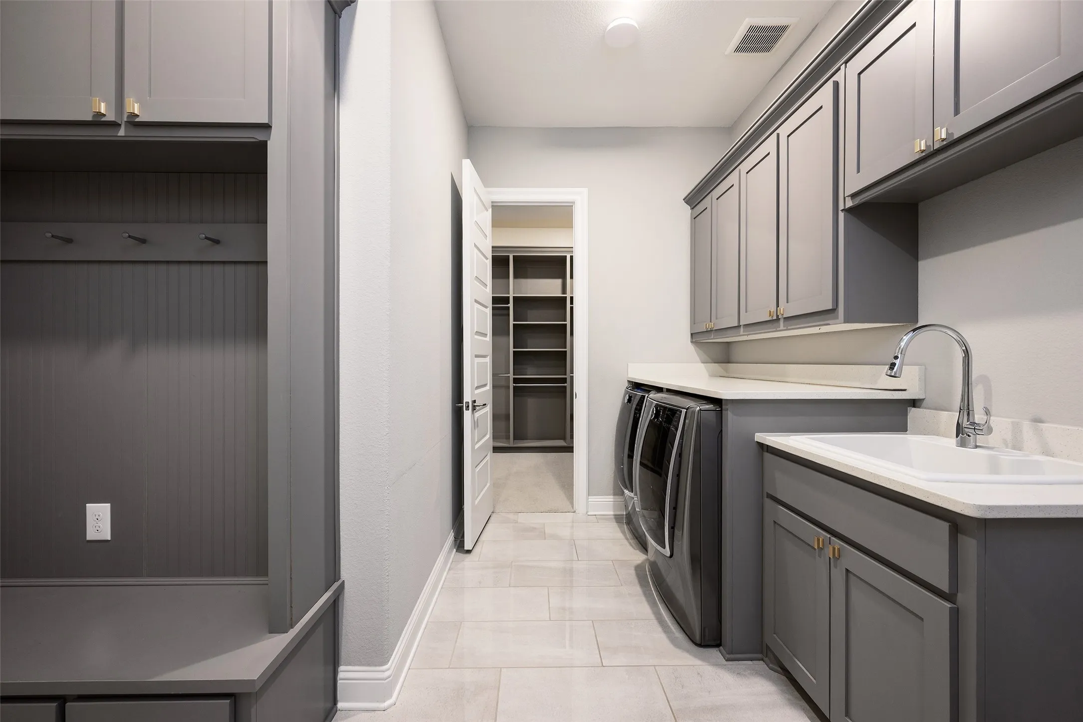 Single Family Residence For Rent in Collin County , 2121 Normandy Circle, Prosper, Texas 75078, 5 Bedroom, 5 Bathroom, 3 Garage spaces, 4,442 Sqft, built in 2020, mls#21324868, Real Estate Agent in Prosper, Homes For Rent in Collin county, Homes For Rent in Prosper, Realtor in Prosper Texas, Real Estate Brokerage Independent Realty Texas, Luminita Cordes Realtor