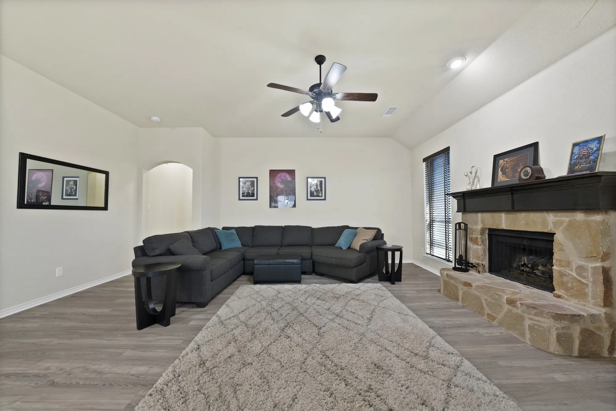 Single Family Residence For Sale in Tarrant County , 7256 Lake Country Drive, Fort Worth, Texas 76179, 3 Bedroom, 3 Bathroom, 2 Garage spaces, 2,427 Sqft, built in 2013, mls#21321789, Real Estate Agent in Fort Worth, Homes For Sale in Tarrant county, Homes For Sale in Fort Worth, Realtor in Fort Worth Texas, Real Estate Brokerage Independent Realty Texas, Luminita Cordes Realtor