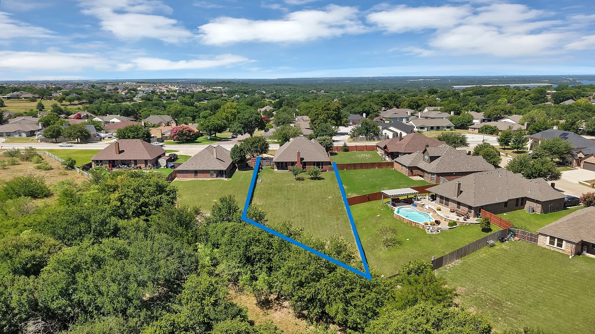 Single Family Residence For Sale in Tarrant County , 7256 Lake Country Drive, Fort Worth, Texas 76179, 3 Bedroom, 3 Bathroom, 2 Garage spaces, 2,427 Sqft, built in 2013, mls#21321789, Real Estate Agent in Fort Worth, Homes For Sale in Tarrant county, Homes For Sale in Fort Worth, Realtor in Fort Worth Texas, Real Estate Brokerage Independent Realty Texas, Luminita Cordes Realtor