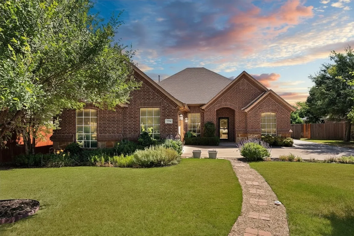 Lake Country Living