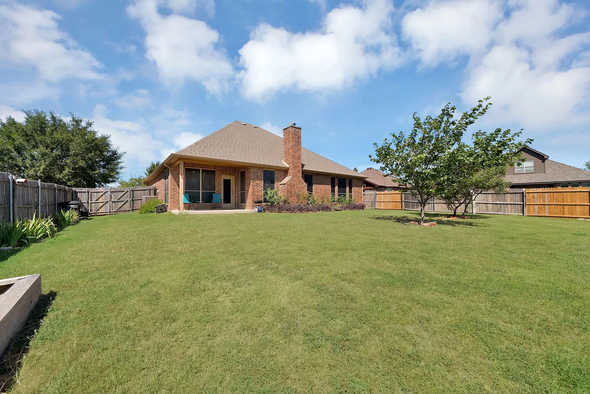 Single Family Residence For Sale in Tarrant County , 7256 Lake Country Drive, Fort Worth, Texas 76179, 3 Bedroom, 3 Bathroom, 2 Garage spaces, 2,427 Sqft, built in 2013, mls#21321789, Real Estate Agent in Fort Worth, Homes For Sale in Tarrant county, Homes For Sale in Fort Worth, Realtor in Fort Worth Texas, Real Estate Brokerage Independent Realty Texas, Luminita Cordes Realtor