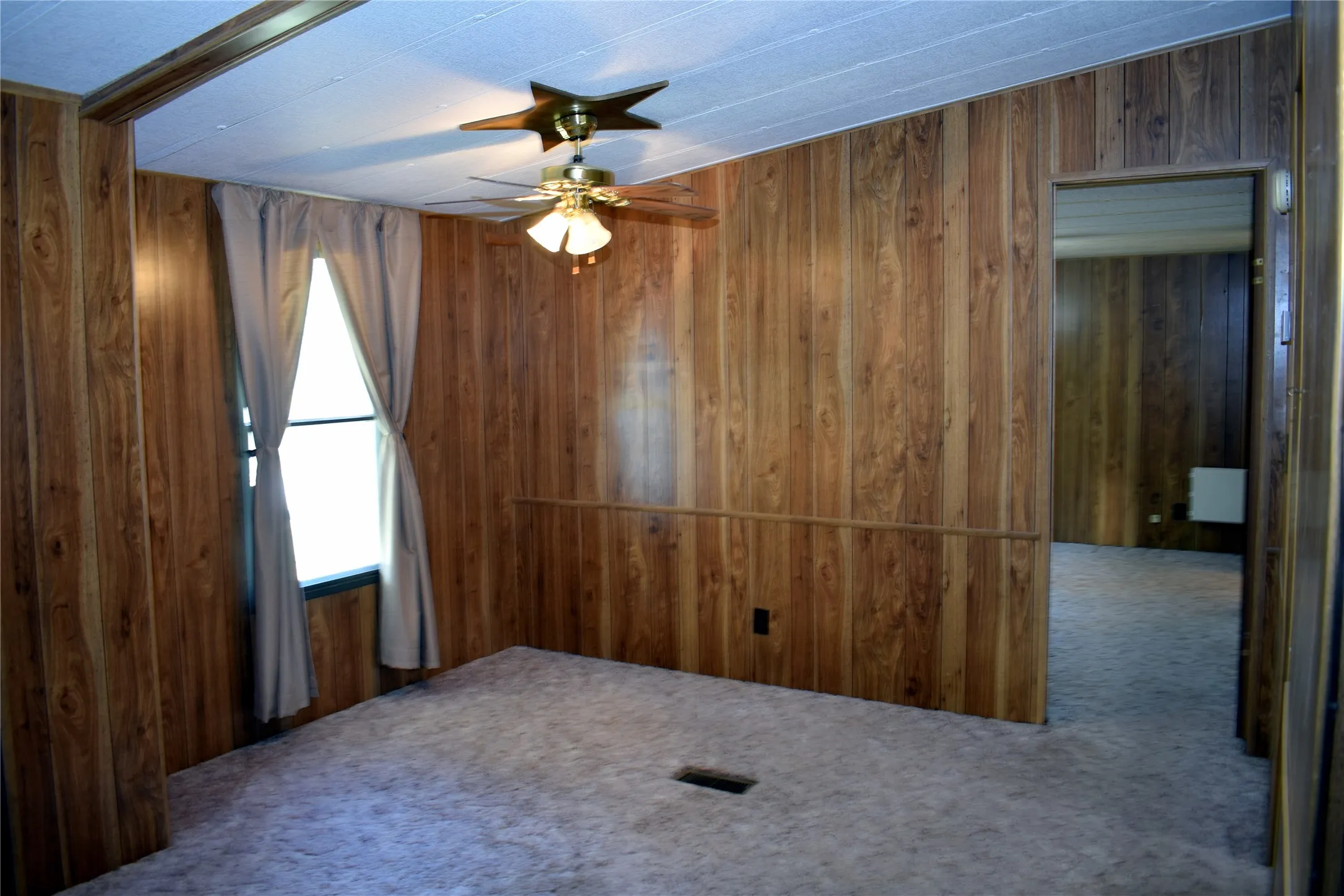 Mobile Home For Sale in Brown County , 7002 Blackbird Lane, Brownwood, Texas 76801, 3 Bedroom, 2 Bathroom, 2 Garage spaces, 1,248 Sqft, built in 1980, mls#21322426, Real Estate Agent in Brownwood, Homes For Sale in Brown county, Homes For Sale in Brownwood, Realtor in Brownwood Texas, Real Estate Brokerage Independent Realty Texas, Luminita Cordes Realtor