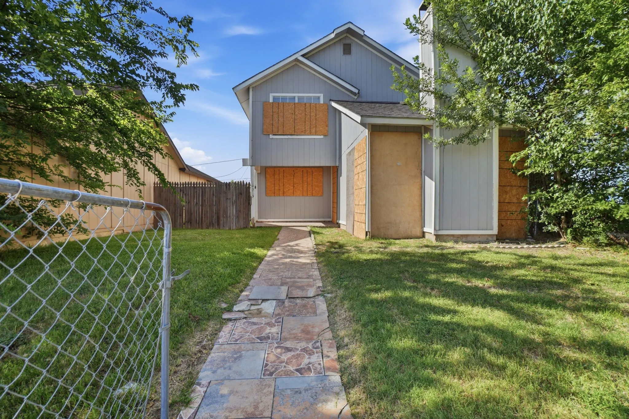 Single Family Residence For Sale in Dallas County , 10363 Limestone Drive, Dallas, Texas 75217, 3 Bedroom, 2 Bathroom, Garage spaces, 1,692 Sqft, built in 1983, mls#21323026, Real Estate Agent in Dallas, Homes For Sale in Dallas county, Homes For Sale in Dallas, Realtor in Dallas Texas, Real Estate Brokerage Independent Realty Texas, Luminita Cordes Realtor