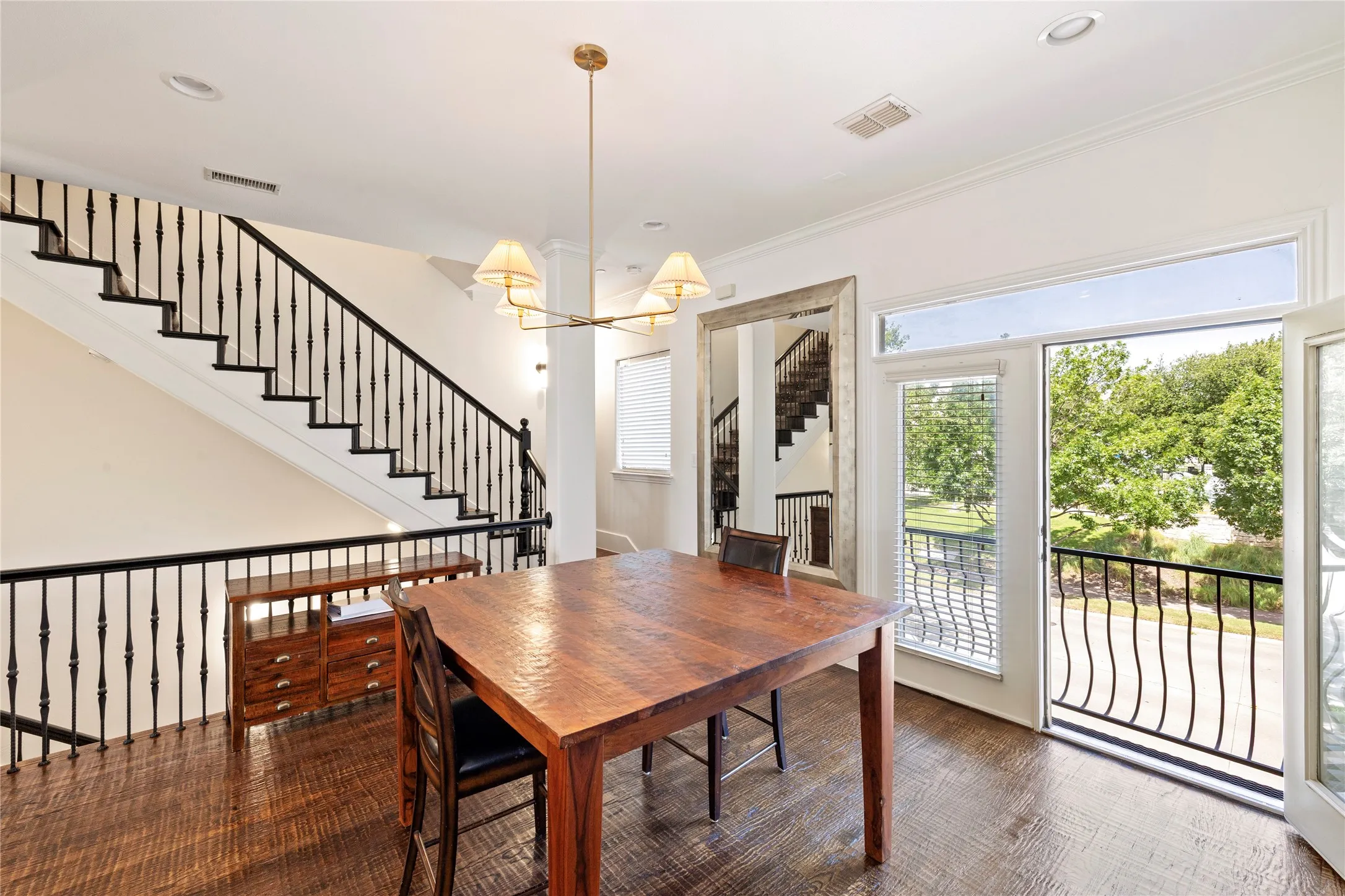 Townhouse For Sale in Collin County , 7424 Bishop Road, Plano, Texas 75024, 3 Bedroom, 4 Bathroom, 2 Garage spaces, 2,089 Sqft, built in 2006, mls#21325164, Real Estate Agent in Plano, Homes For Sale in Collin county, Homes For Sale in Plano, Realtor in Plano Texas, Real Estate Brokerage Independent Realty Texas, Luminita Cordes Realtor