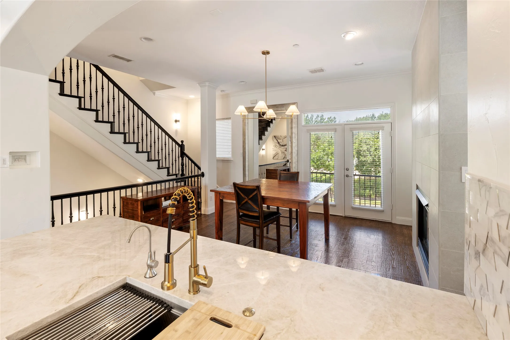 Townhouse For Sale in Collin County , 7424 Bishop Road, Plano, Texas 75024, 3 Bedroom, 4 Bathroom, 2 Garage spaces, 2,089 Sqft, built in 2006, mls#21325164, Real Estate Agent in Plano, Homes For Sale in Collin county, Homes For Sale in Plano, Realtor in Plano Texas, Real Estate Brokerage Independent Realty Texas, Luminita Cordes Realtor