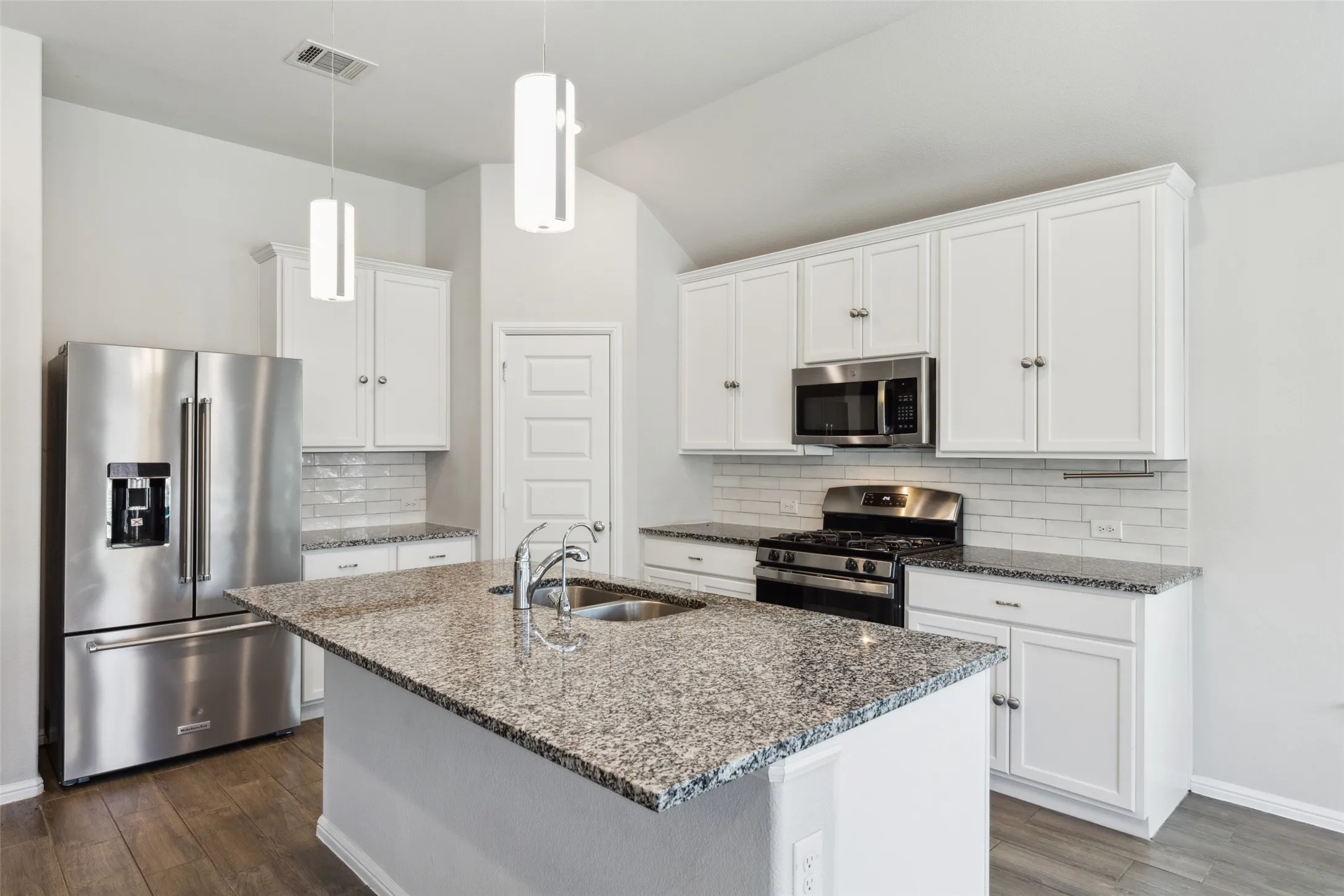 Single Family Residence For Sale in Denton County , 5933 Rostherne Drive, Celina, Texas 76227, 4 Bedroom, 3 Bathroom, 2 Garage spaces, 2,216 Sqft, built in 2023, Price $382,000, mls#21323926, Real Estate Agent in Celina, Homes For Sale in Denton county, Homes For Sale in Celina, Realtor in Celina Texas, Real Estate Brokerage Independent Realty Texas, Luminita Cordes Realtor