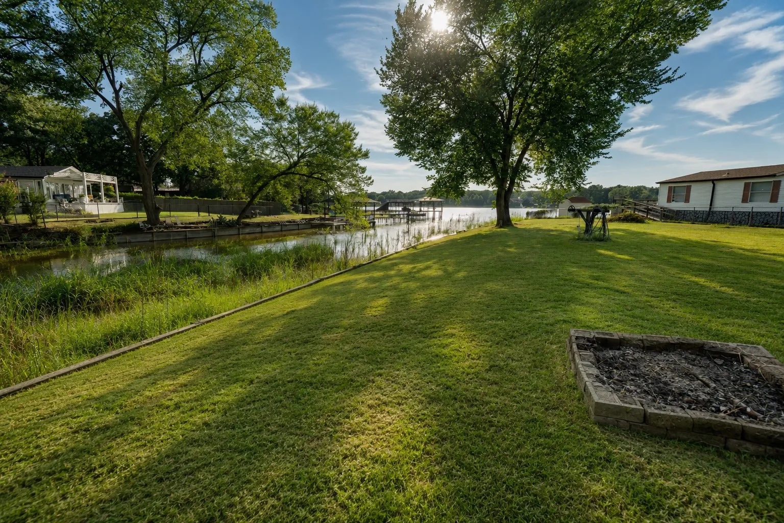 Mobile Home For Sale in Henderson County , 174 Lynn Creek Circle, Mabank, Texas 75156, 2 Bedroom, 1 Bathroom, Garage spaces, 850 Sqft, built in 1994, mls#21322194, Real Estate Agent in Mabank, Homes For Sale in Henderson county, Homes For Sale in Mabank, Realtor in Mabank Texas, Real Estate Brokerage Independent Realty Texas, Luminita Cordes Realtor