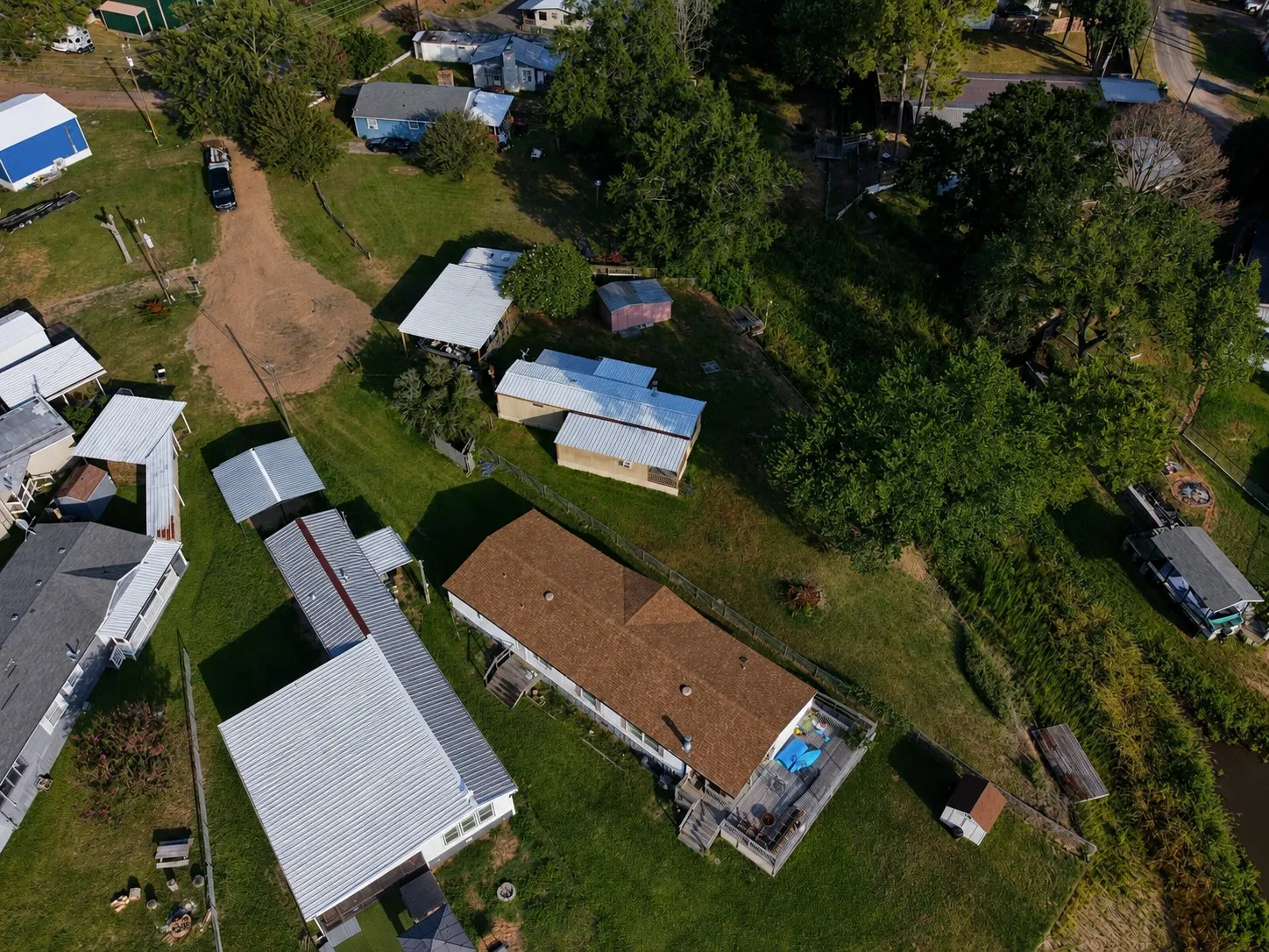 Mobile Home For Sale in Henderson County , 174 Lynn Creek Circle, Mabank, Texas 75156, 2 Bedroom, 1 Bathroom, Garage spaces, 850 Sqft, built in 1994, mls#21322194, Real Estate Agent in Mabank, Homes For Sale in Henderson county, Homes For Sale in Mabank, Realtor in Mabank Texas, Real Estate Brokerage Independent Realty Texas, Luminita Cordes Realtor