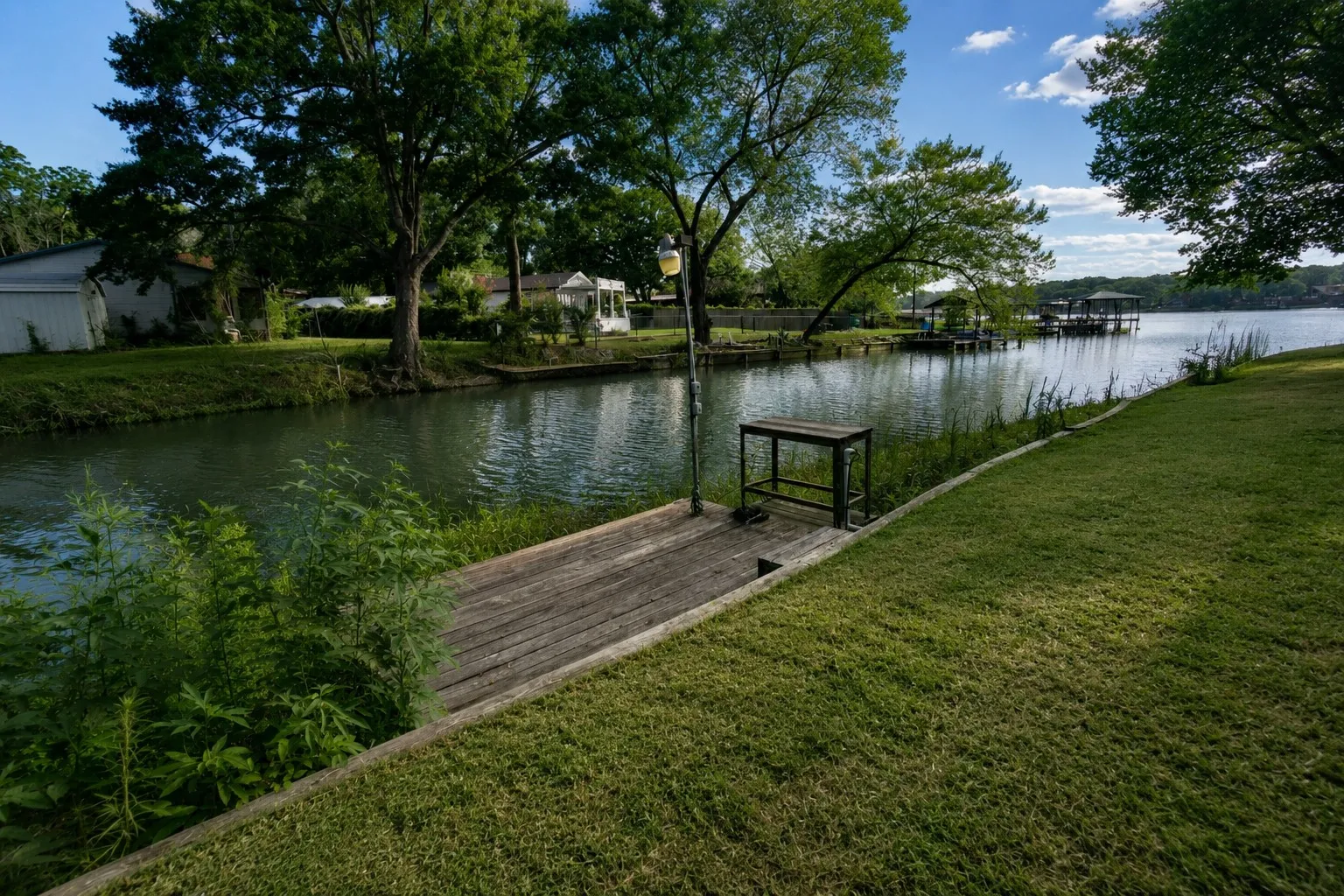 Mobile Home For Sale in Henderson County , 174 Lynn Creek Circle, Mabank, Texas 75156, 2 Bedroom, 1 Bathroom, Garage spaces, 850 Sqft, built in 1994, mls#21322194, Real Estate Agent in Mabank, Homes For Sale in Henderson county, Homes For Sale in Mabank, Realtor in Mabank Texas, Real Estate Brokerage Independent Realty Texas, Luminita Cordes Realtor