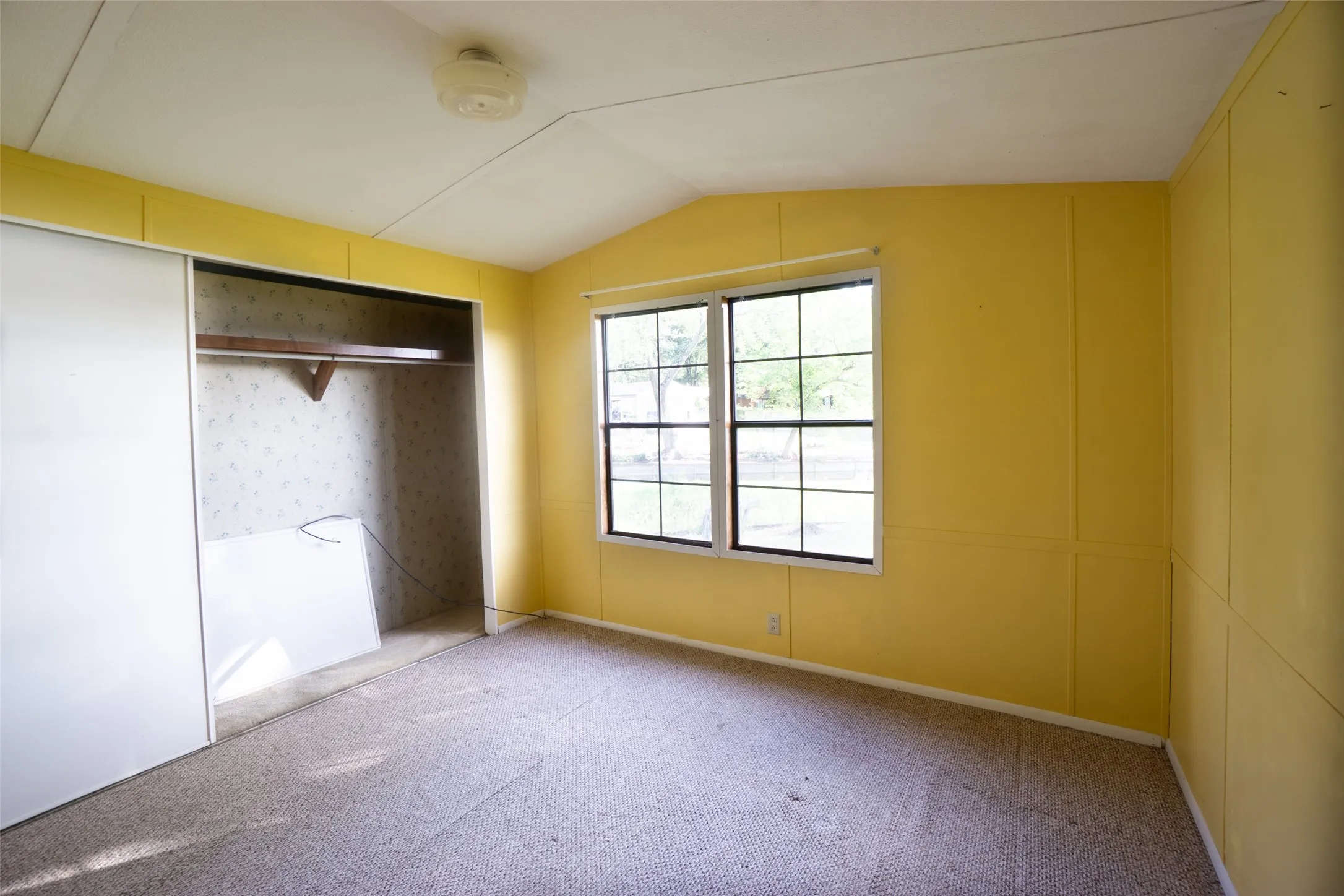 Mobile Home For Sale in Henderson County , 174 Lynn Creek Circle, Mabank, Texas 75156, 2 Bedroom, 1 Bathroom, Garage spaces, 850 Sqft, built in 1994, mls#21322194, Real Estate Agent in Mabank, Homes For Sale in Henderson county, Homes For Sale in Mabank, Realtor in Mabank Texas, Real Estate Brokerage Independent Realty Texas, Luminita Cordes Realtor