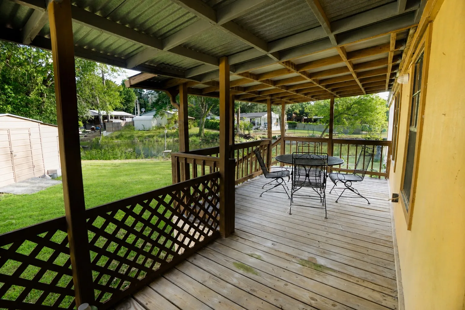 Mobile Home For Sale in Henderson County , 174 Lynn Creek Circle, Mabank, Texas 75156, 2 Bedroom, 1 Bathroom, Garage spaces, 850 Sqft, built in 1994, mls#21322194, Real Estate Agent in Mabank, Homes For Sale in Henderson county, Homes For Sale in Mabank, Realtor in Mabank Texas, Real Estate Brokerage Independent Realty Texas, Luminita Cordes Realtor