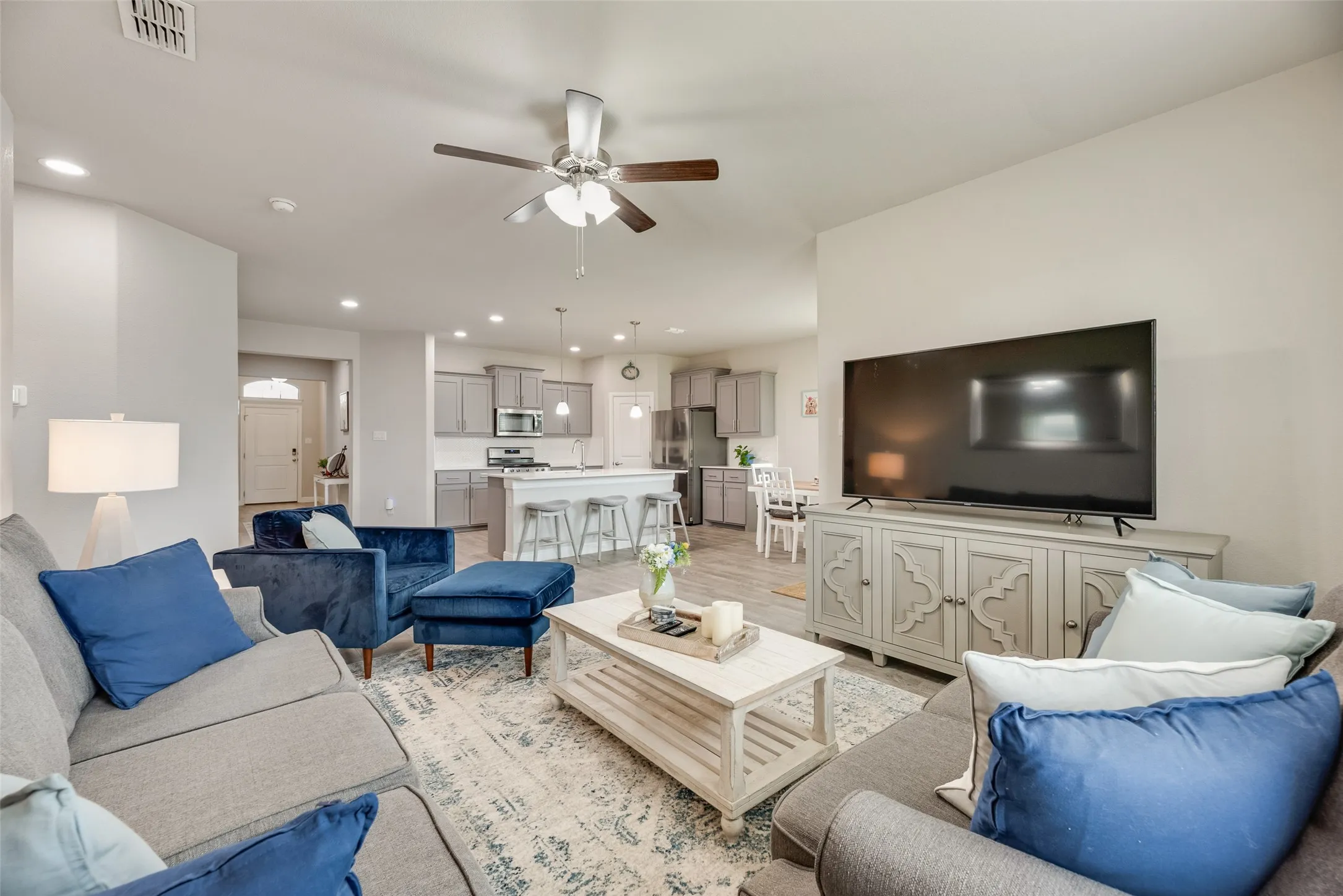 Single Family Residence For Sale in Tarrant County , 517 Frenchpark Drive, Fort Worth, Texas 76052, 4 Bedroom, 2 Bathroom, 2 Garage spaces, 1,672 Sqft, built in 2020, mls#21325262, Real Estate Agent in Fort Worth, Homes For Sale in Tarrant county, Homes For Sale in Fort Worth, Realtor in Fort Worth Texas, Real Estate Brokerage Independent Realty Texas, Luminita Cordes Realtor