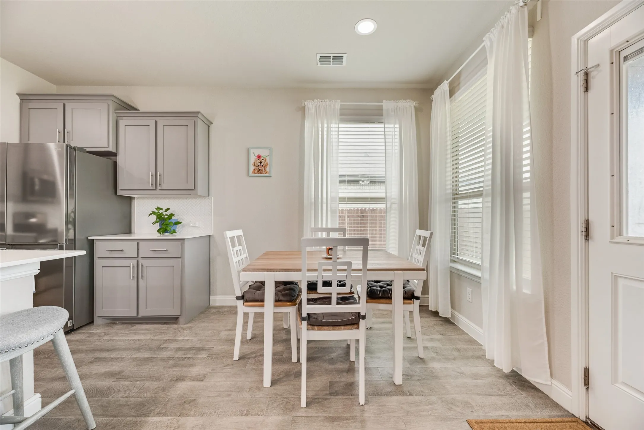 Single Family Residence For Sale in Tarrant County , 517 Frenchpark Drive, Fort Worth, Texas 76052, 4 Bedroom, 2 Bathroom, 2 Garage spaces, 1,672 Sqft, built in 2020, mls#21325262, Real Estate Agent in Fort Worth, Homes For Sale in Tarrant county, Homes For Sale in Fort Worth, Realtor in Fort Worth Texas, Real Estate Brokerage Independent Realty Texas, Luminita Cordes Realtor