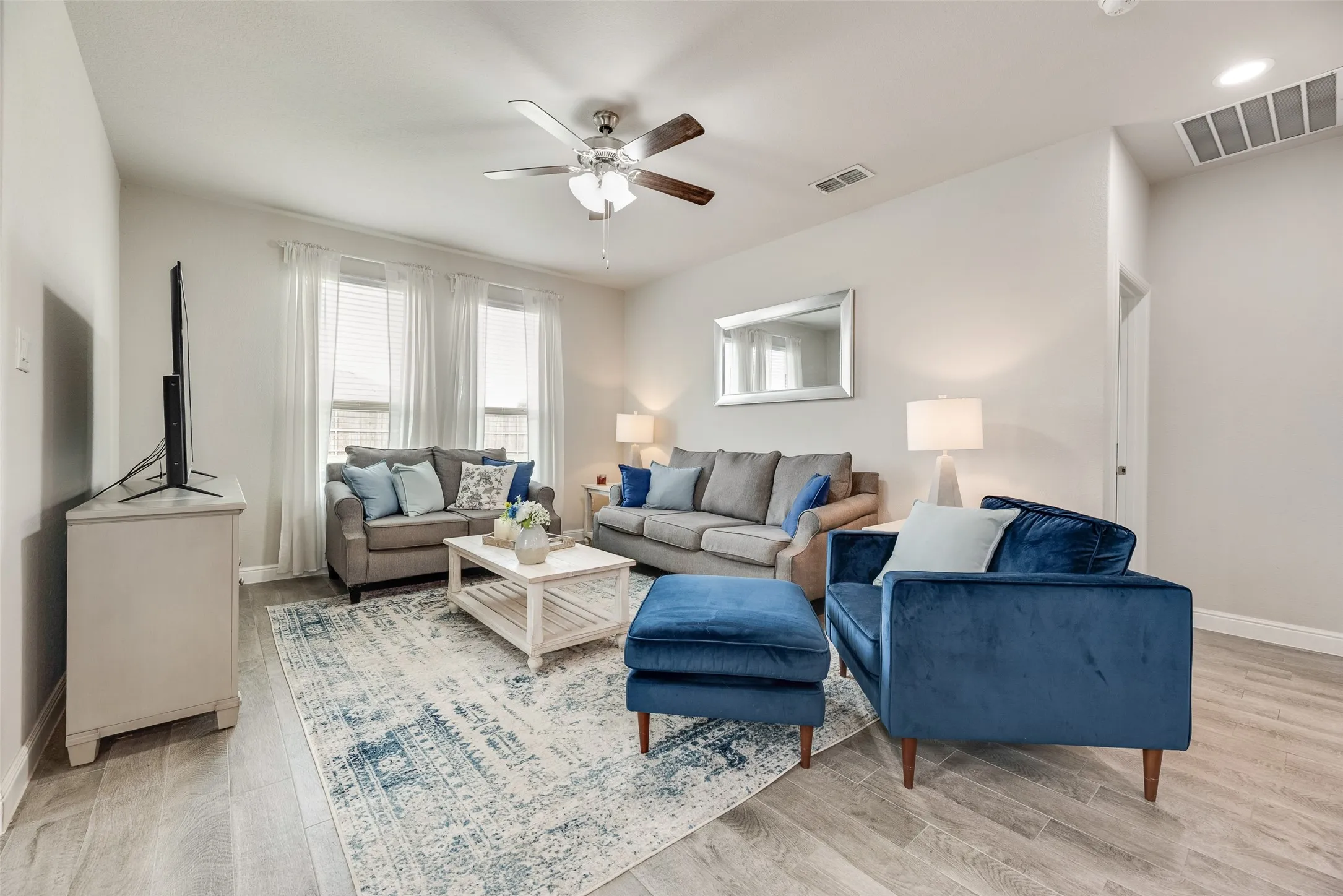 Single Family Residence For Sale in Tarrant County , 517 Frenchpark Drive, Fort Worth, Texas 76052, 4 Bedroom, 2 Bathroom, 2 Garage spaces, 1,672 Sqft, built in 2020, mls#21325262, Real Estate Agent in Fort Worth, Homes For Sale in Tarrant county, Homes For Sale in Fort Worth, Realtor in Fort Worth Texas, Real Estate Brokerage Independent Realty Texas, Luminita Cordes Realtor