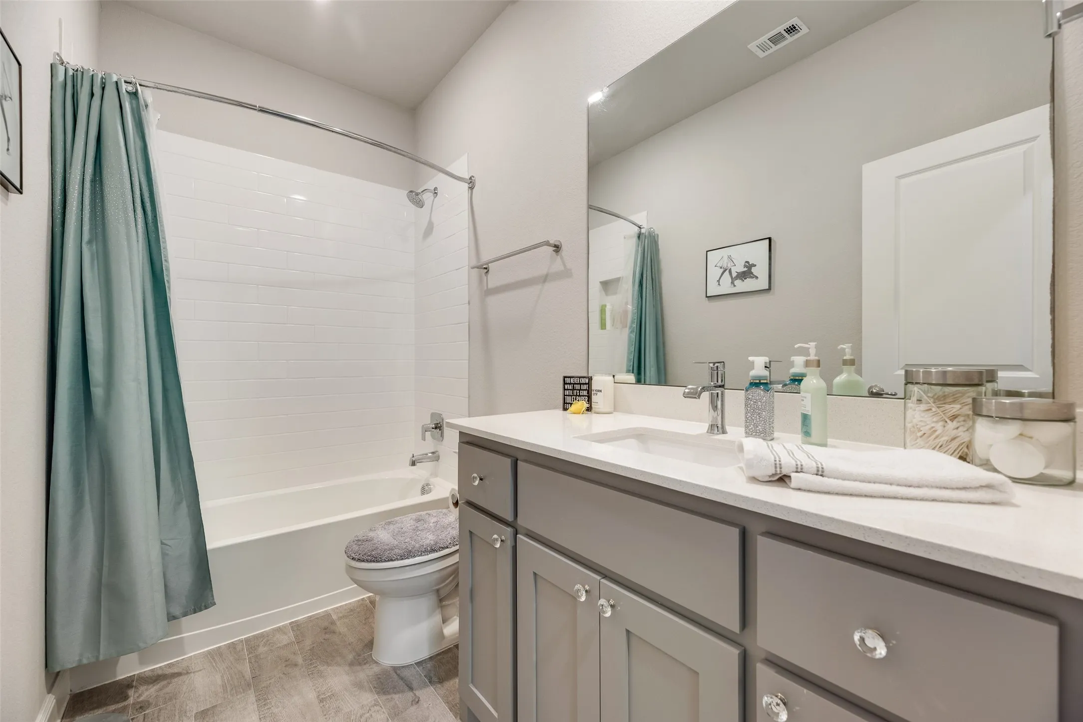 Single Family Residence For Sale in Tarrant County , 517 Frenchpark Drive, Fort Worth, Texas 76052, 4 Bedroom, 2 Bathroom, 2 Garage spaces, 1,672 Sqft, built in 2020, mls#21325262, Real Estate Agent in Fort Worth, Homes For Sale in Tarrant county, Homes For Sale in Fort Worth, Realtor in Fort Worth Texas, Real Estate Brokerage Independent Realty Texas, Luminita Cordes Realtor