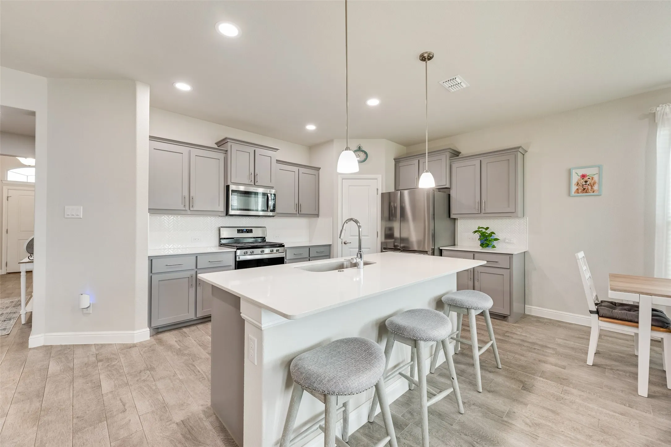 Single Family Residence For Sale in Tarrant County , 517 Frenchpark Drive, Fort Worth, Texas 76052, 4 Bedroom, 2 Bathroom, 2 Garage spaces, 1,672 Sqft, built in 2020, mls#21325262, Real Estate Agent in Fort Worth, Homes For Sale in Tarrant county, Homes For Sale in Fort Worth, Realtor in Fort Worth Texas, Real Estate Brokerage Independent Realty Texas, Luminita Cordes Realtor