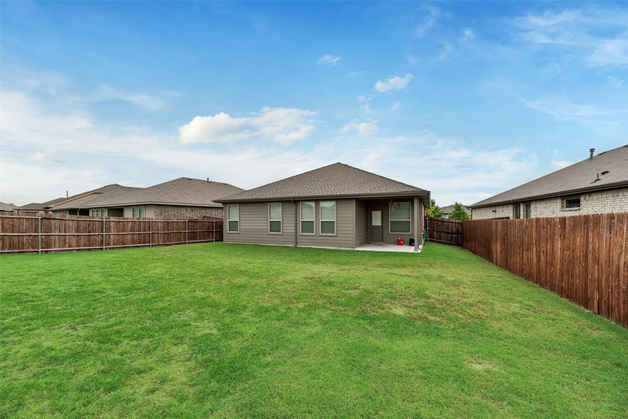 Single Family Residence For Sale in Tarrant County , 517 Frenchpark Drive, Fort Worth, Texas 76052, 4 Bedroom, 2 Bathroom, 2 Garage spaces, 1,672 Sqft, built in 2020, mls#21325262, Real Estate Agent in Fort Worth, Homes For Sale in Tarrant county, Homes For Sale in Fort Worth, Realtor in Fort Worth Texas, Real Estate Brokerage Independent Realty Texas, Luminita Cordes Realtor