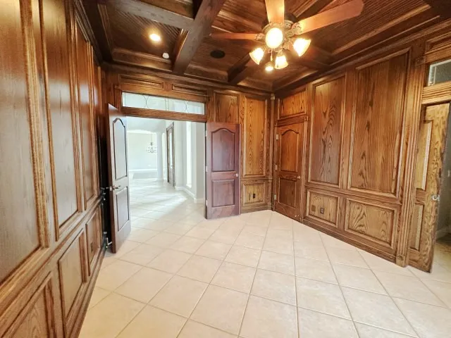 Single Family Residence For Sale in Hood County , 201 Casas Del Sur Street, Granbury, Texas 76049, 5 Bedroom, 5 Bathroom, 2 Garage spaces, 4,626 Sqft, built in 1999, mls#21325340, Real Estate Agent in Granbury, Homes For Sale in Hood county, Homes For Sale in Granbury, Realtor in Granbury Texas, Real Estate Brokerage Independent Realty Texas, Luminita Cordes Realtor