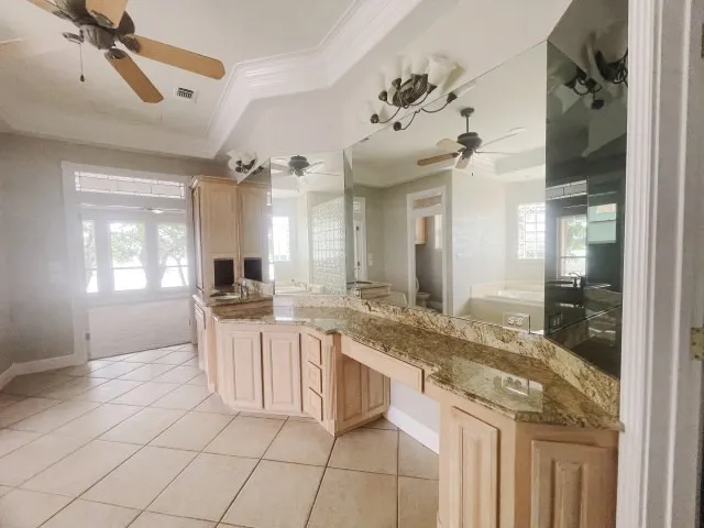 Single Family Residence For Sale in Hood County , 201 Casas Del Sur Street, Granbury, Texas 76049, 5 Bedroom, 5 Bathroom, 2 Garage spaces, 4,626 Sqft, built in 1999, mls#21325340, Real Estate Agent in Granbury, Homes For Sale in Hood county, Homes For Sale in Granbury, Realtor in Granbury Texas, Real Estate Brokerage Independent Realty Texas, Luminita Cordes Realtor