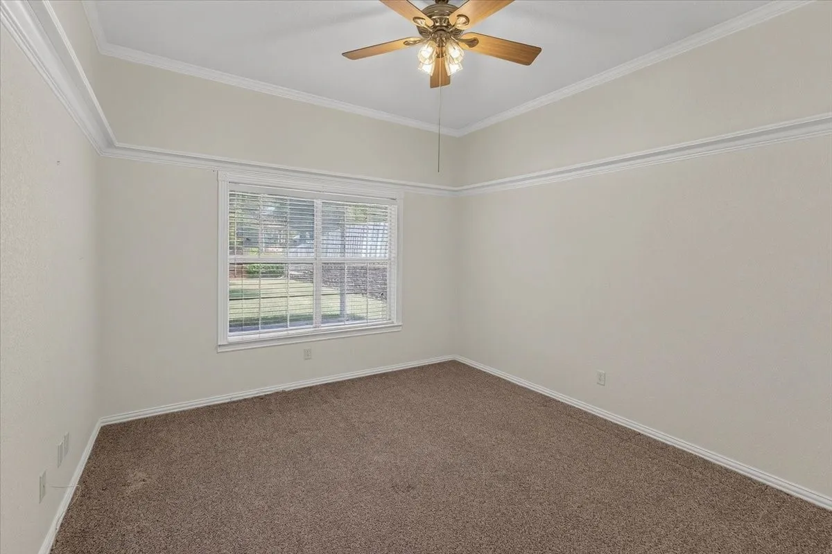 Single Family Residence For Rent in Tarrant County , 6224 Canyon Trail, Lake Worth, Texas 76135, 3 Bedroom, 3 Bathroom, 2 Garage spaces, 2,432 Sqft, built in 2002, mls#21323487, Real Estate Agent in Lake Worth, Homes For Rent in Tarrant county, Homes For Rent in Lake Worth, Realtor in Lake Worth Texas, Real Estate Brokerage Independent Realty Texas, Luminita Cordes Realtor