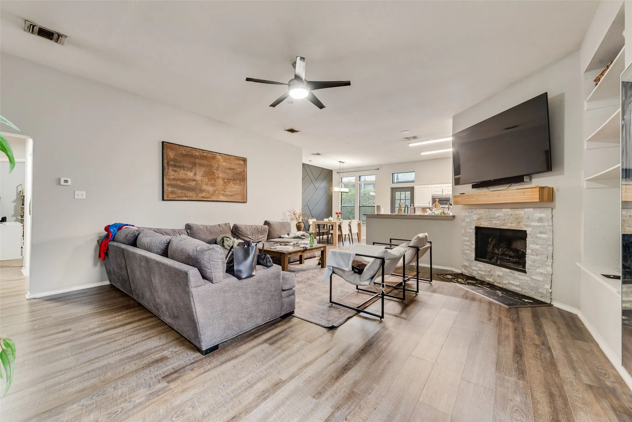 Single Family Residence For Sale in Tarrant County , 8169 Royal Terrace Lane, Fort Worth, Texas 76120, 4 Bedroom, 2 Bathroom, 2 Garage spaces, 1,935 Sqft, built in 2004, mls#21325393, Real Estate Agent in Fort Worth, Homes For Sale in Tarrant county, Homes For Sale in Fort Worth, Realtor in Fort Worth Texas, Real Estate Brokerage Independent Realty Texas, Luminita Cordes Realtor