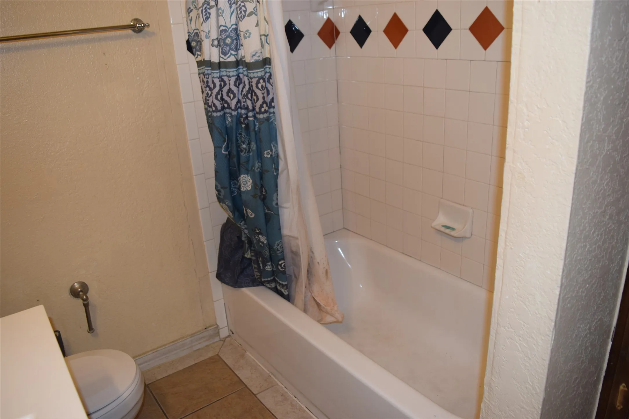 Duplex For Rent in Dallas County , 1806 Family Circle, Grand Prairie, Texas 75051, 2 Bedroom, 3 Bathroom, Garage spaces, 1,120 Sqft, built in 1982, mls#21325395, Real Estate Agent in Grand Prairie, Homes For Rent in Dallas county, Homes For Rent in Grand Prairie, Realtor in Grand Prairie Texas, Real Estate Brokerage Independent Realty Texas, Luminita Cordes Realtor