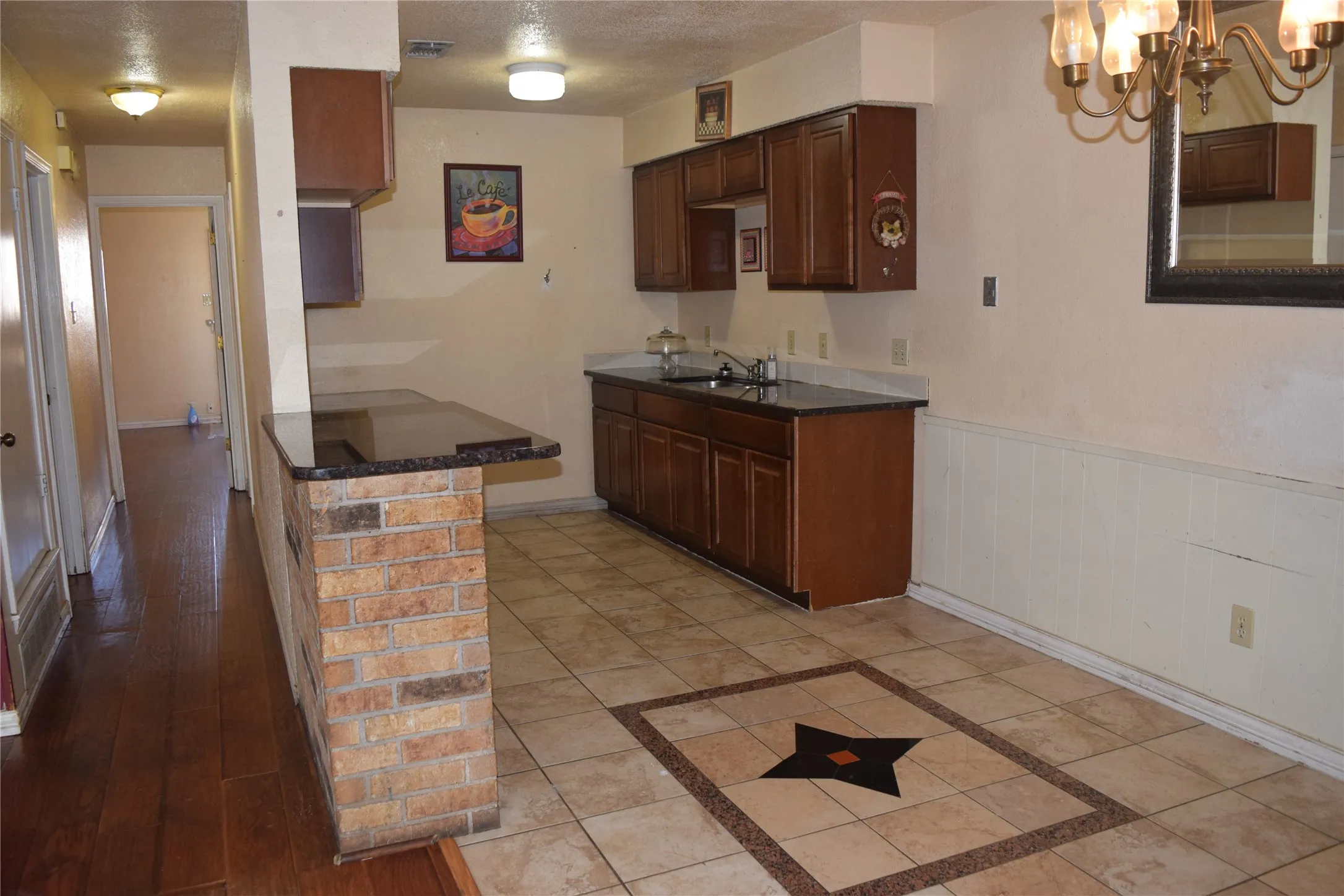 Duplex For Rent in Dallas County , 1806 Family Circle, Grand Prairie, Texas 75051, 2 Bedroom, 3 Bathroom, Garage spaces, 1,120 Sqft, built in 1982, mls#21325395, Real Estate Agent in Grand Prairie, Homes For Rent in Dallas county, Homes For Rent in Grand Prairie, Realtor in Grand Prairie Texas, Real Estate Brokerage Independent Realty Texas, Luminita Cordes Realtor