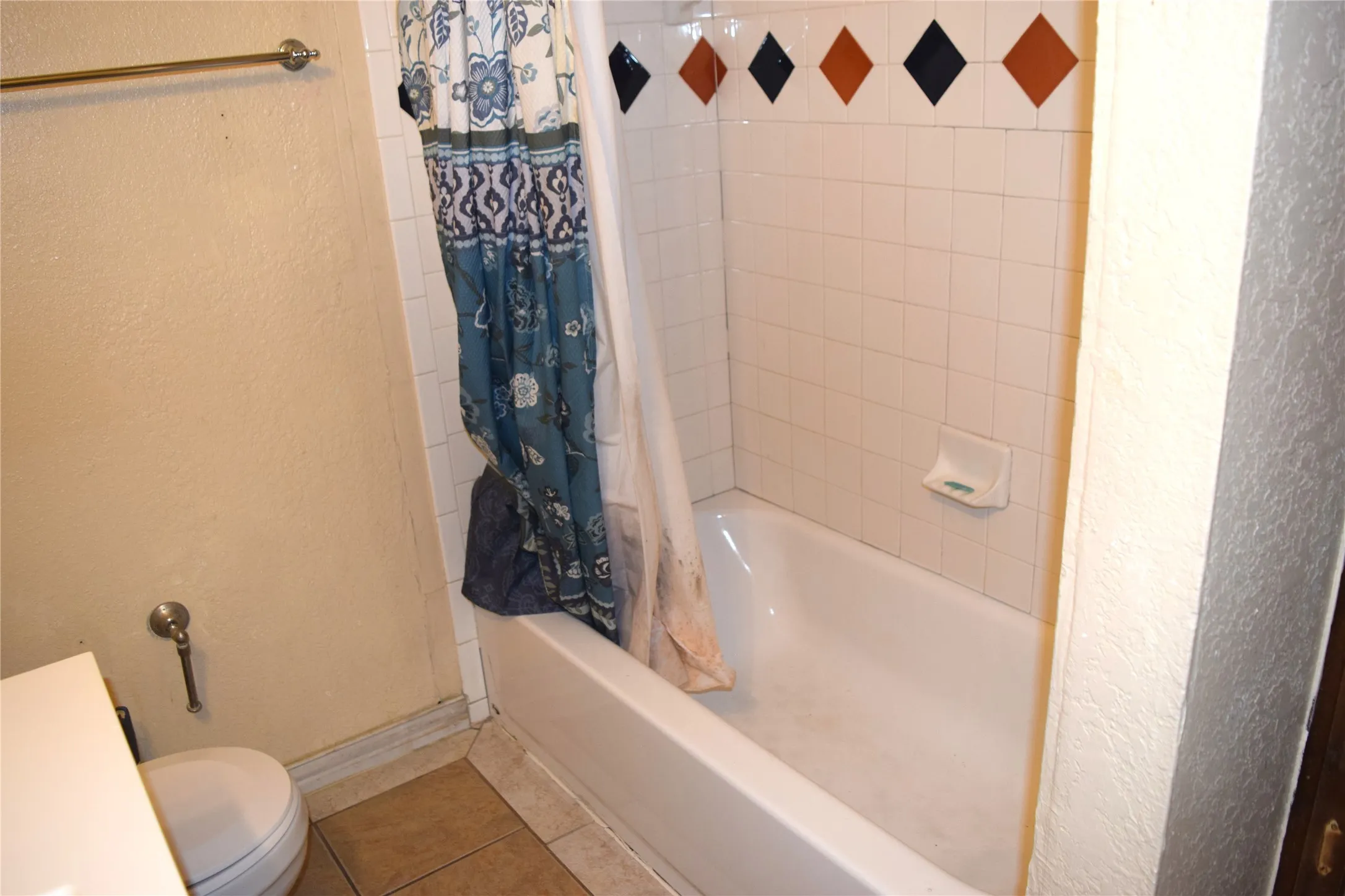 Duplex For Rent in Dallas County , 1806 Family Circle, Grand Prairie, Texas 75051, 2 Bedroom, 3 Bathroom, Garage spaces, 1,120 Sqft, built in 1982, mls#21325395, Real Estate Agent in Grand Prairie, Homes For Rent in Dallas county, Homes For Rent in Grand Prairie, Realtor in Grand Prairie Texas, Real Estate Brokerage Independent Realty Texas, Luminita Cordes Realtor