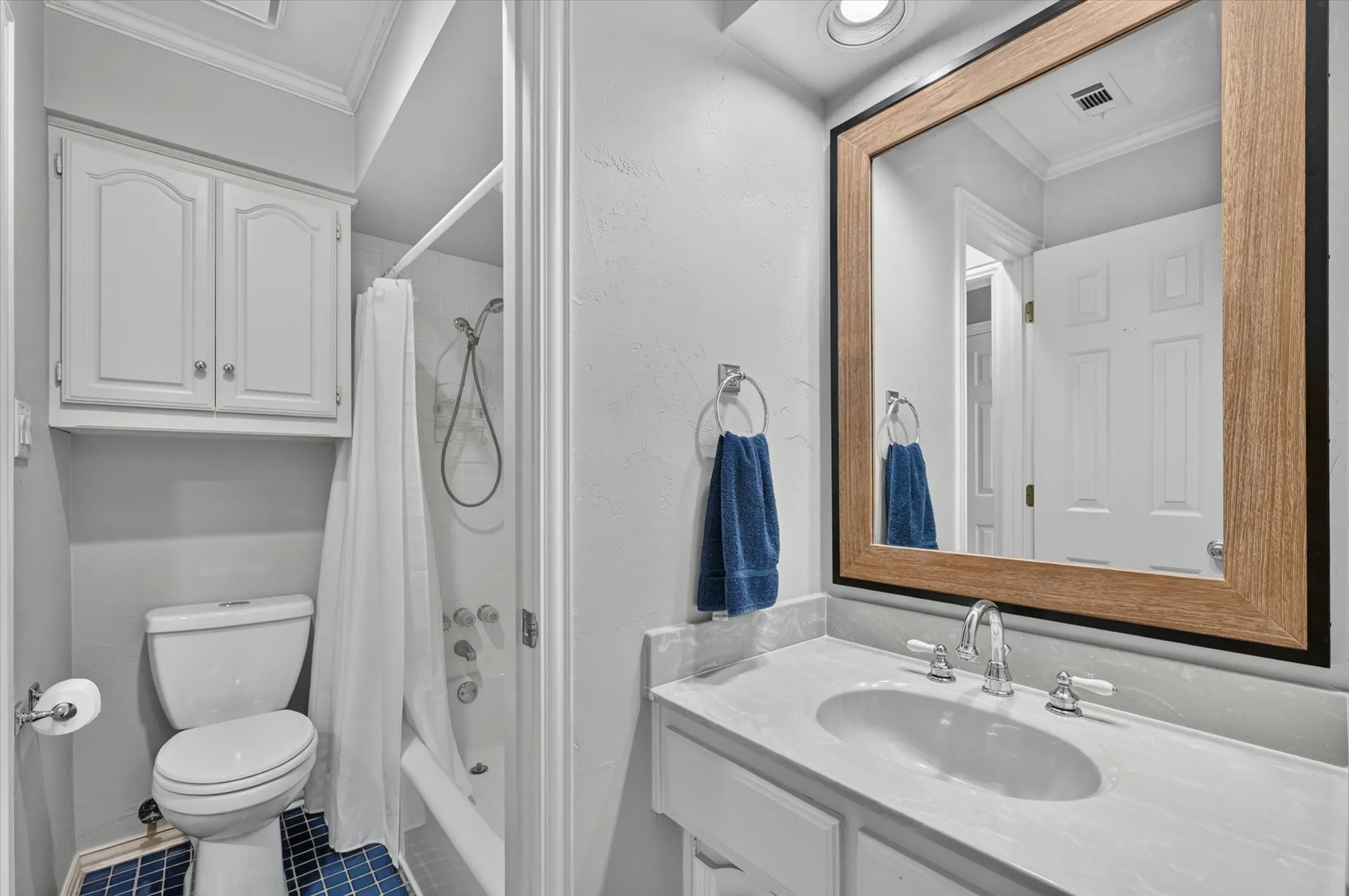 Single Family Residence For Sale in Collin County , 4827 Sandestin Drive, Dallas, Texas 75287, 5 Bedroom, 5 Bathroom, 3 Garage spaces, 4,265 Sqft, built in 1989, mls#21325347, Real Estate Agent in Dallas, Homes For Sale in Collin county, Homes For Sale in Dallas, Realtor in Dallas Texas, Real Estate Brokerage Independent Realty Texas, Luminita Cordes Realtor