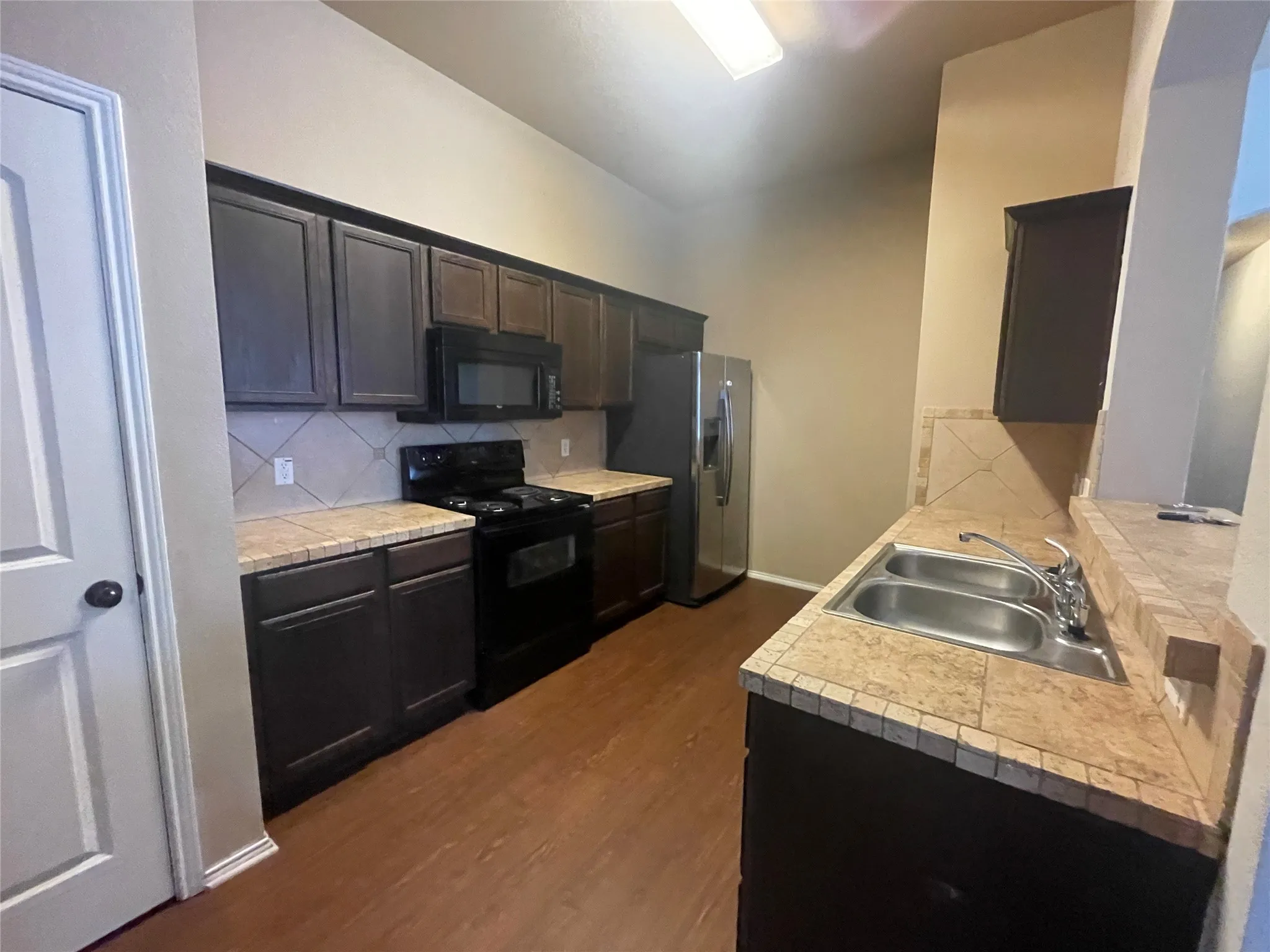 Duplex For Rent in Tarrant County , 1432 Ravenwood Drive, Mansfield, Texas 76063, 3 Bedroom, 2 Bathroom, 2 Garage spaces, 1,202 Sqft, built in 2010, mls#21317408, Real Estate Agent in Mansfield, Homes For Rent in Tarrant county, Homes For Rent in Mansfield, Realtor in Mansfield Texas, Real Estate Brokerage Independent Realty Texas, Luminita Cordes Realtor