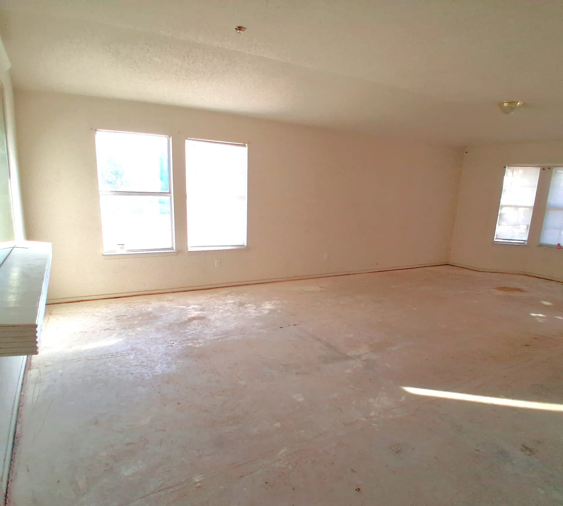 Single Family Residence For Sale in Kaufman County , 1200 Hampton Drive, Forney, Texas 75126, 4 Bedroom, 2 Bathroom, 2 Garage spaces, 2,484 Sqft, built in 2002, mls#21323626, Real Estate Agent in Forney, Homes For Sale in Kaufman county, Homes For Sale in Forney, Realtor in Forney Texas, Real Estate Brokerage Independent Realty Texas, Luminita Cordes Realtor