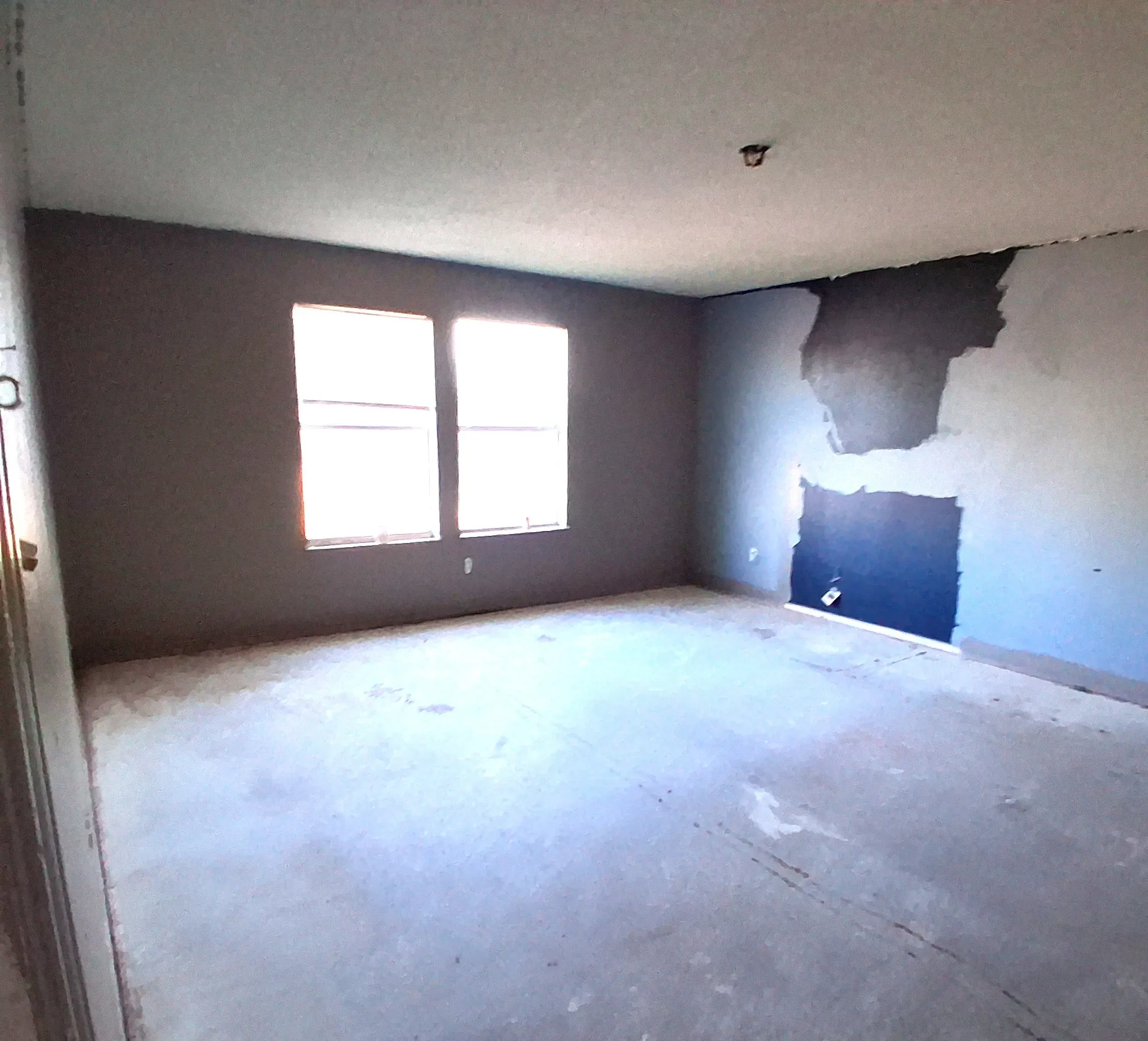 Single Family Residence For Sale in Kaufman County , 1200 Hampton Drive, Forney, Texas 75126, 4 Bedroom, 2 Bathroom, 2 Garage spaces, 2,484 Sqft, built in 2002, mls#21323626, Real Estate Agent in Forney, Homes For Sale in Kaufman county, Homes For Sale in Forney, Realtor in Forney Texas, Real Estate Brokerage Independent Realty Texas, Luminita Cordes Realtor