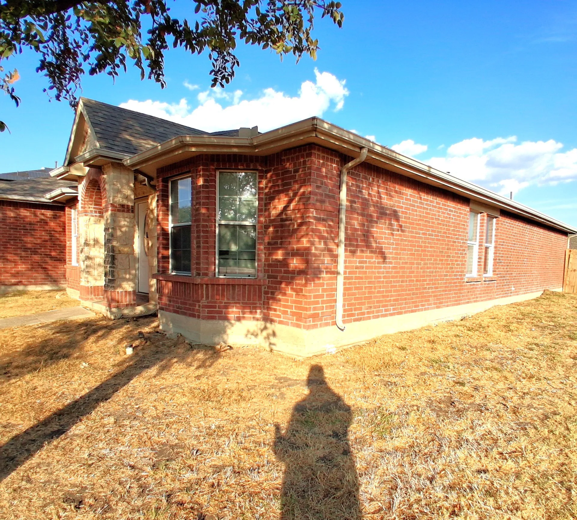 Single Family Residence For Sale in Kaufman County , 1200 Hampton Drive, Forney, Texas 75126, 4 Bedroom, 2 Bathroom, 2 Garage spaces, 2,484 Sqft, built in 2002, mls#21323626, Real Estate Agent in Forney, Homes For Sale in Kaufman county, Homes For Sale in Forney, Realtor in Forney Texas, Real Estate Brokerage Independent Realty Texas, Luminita Cordes Realtor