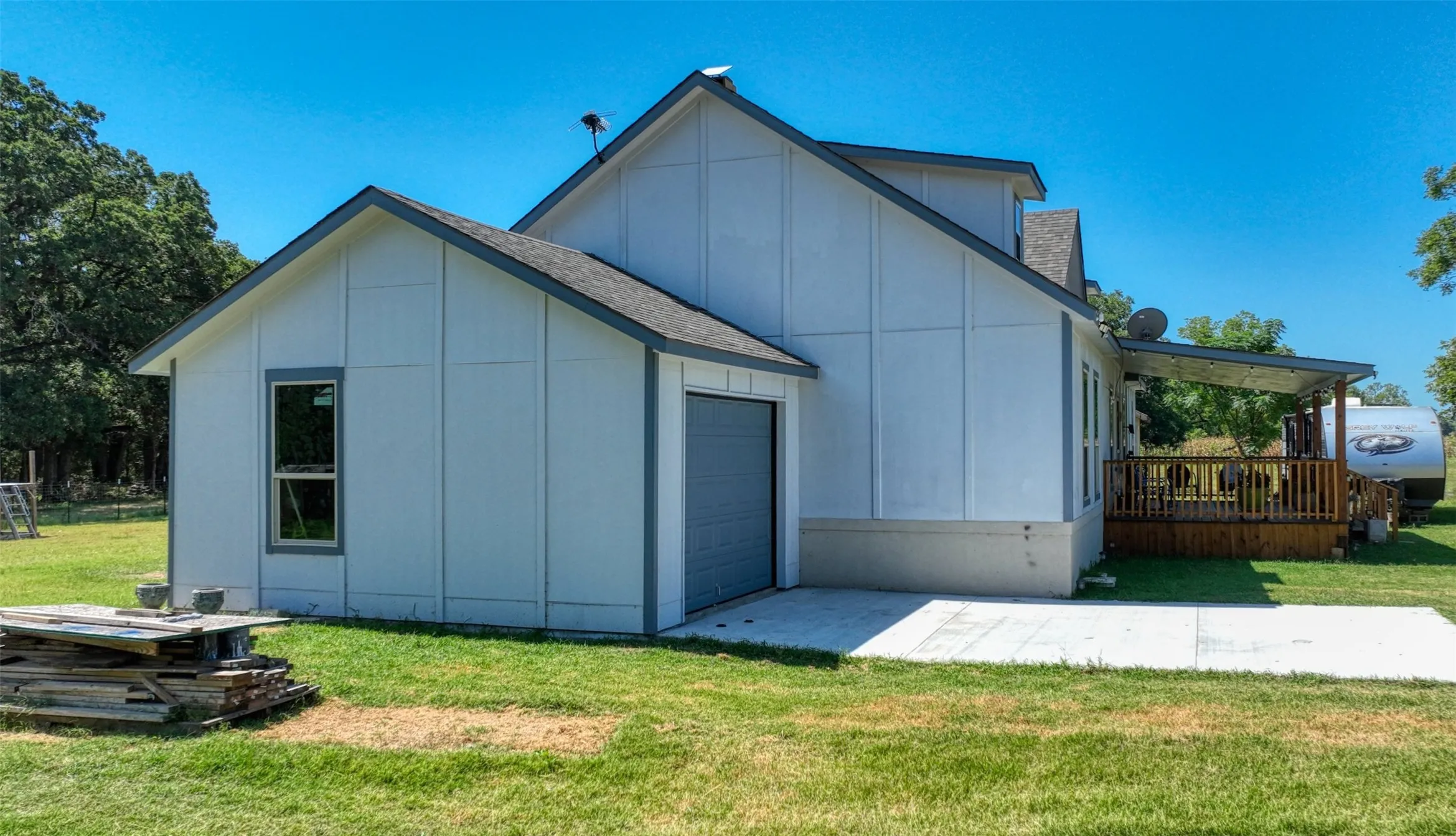 Single Family Residence For Sale in Navarro County , 7196 Fm 1129, Chatfield, Texas 75105, 3 Bedroom, 3 Bathroom, 1 Garage spaces, 2,168 Sqft, built in 2023, mls#21325210, Real Estate Agent in Chatfield, Homes For Sale in Navarro county, Homes For Sale in Chatfield, Realtor in Chatfield Texas, Real Estate Brokerage Independent Realty Texas, Luminita Cordes Realtor