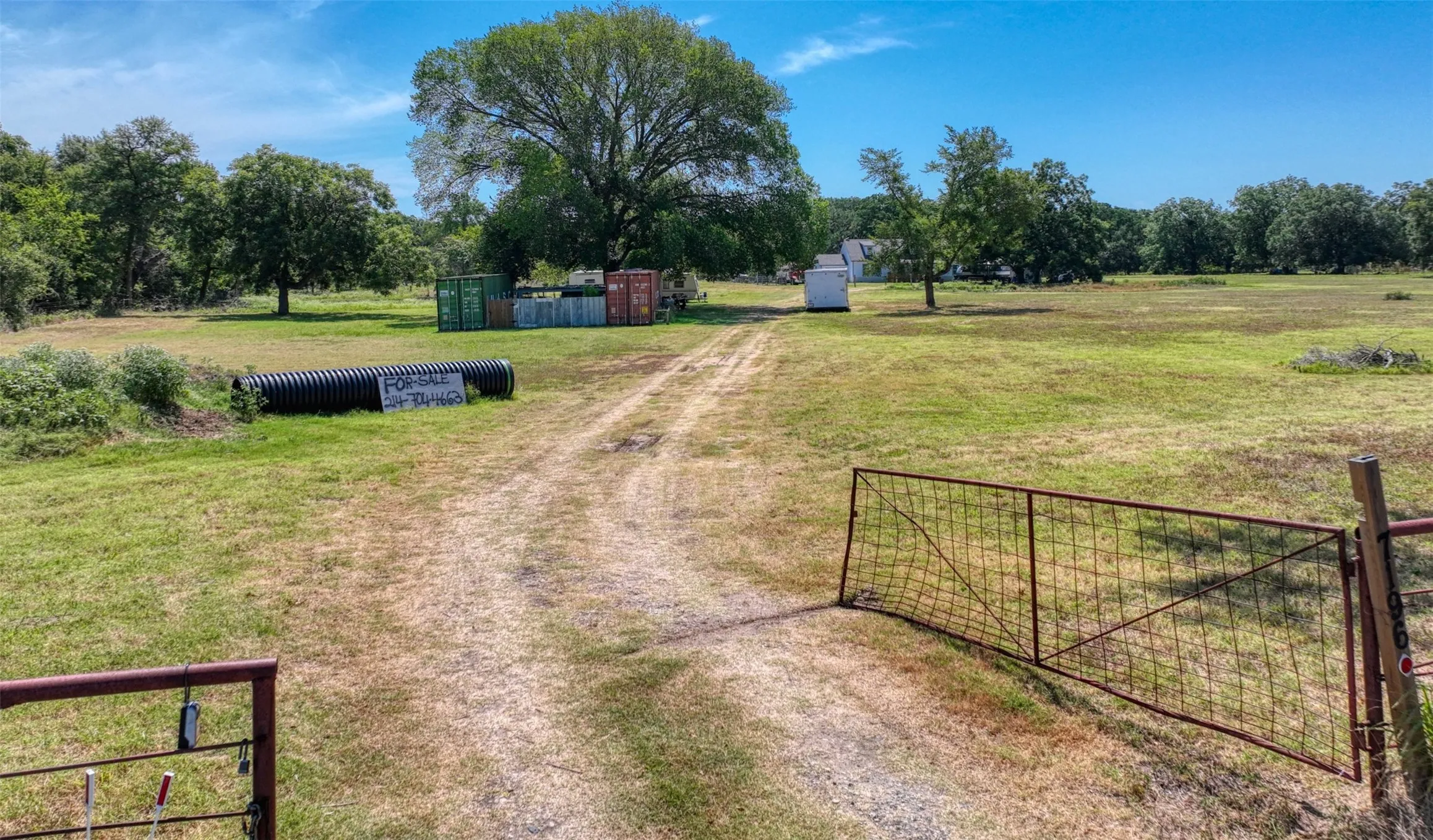 Single Family Residence For Sale in Navarro County , 7196 Fm 1129, Chatfield, Texas 75105, 3 Bedroom, 3 Bathroom, 1 Garage spaces, 2,168 Sqft, built in 2023, mls#21325210, Real Estate Agent in Chatfield, Homes For Sale in Navarro county, Homes For Sale in Chatfield, Realtor in Chatfield Texas, Real Estate Brokerage Independent Realty Texas, Luminita Cordes Realtor