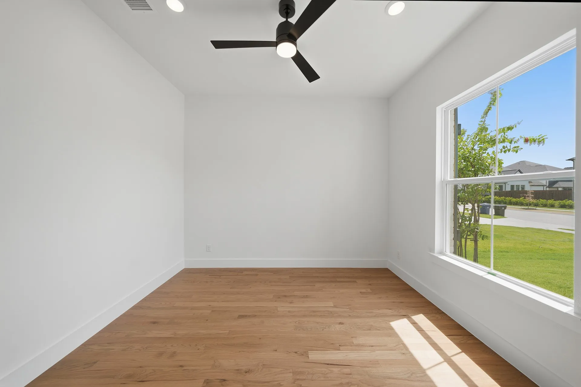 Single Family Residence For Sale in Denton County , 472 Barcara Lane, Frisco, Texas 75033, 5 Bedroom, 4 Bathroom, 3 Garage spaces, 3,649 Sqft, built in 2026, mls#21325406, Real Estate Agent in Frisco, Homes For Sale in Denton county, Homes For Sale in Frisco, Realtor in Frisco Texas, Real Estate Brokerage Independent Realty Texas, Luminita Cordes Realtor
