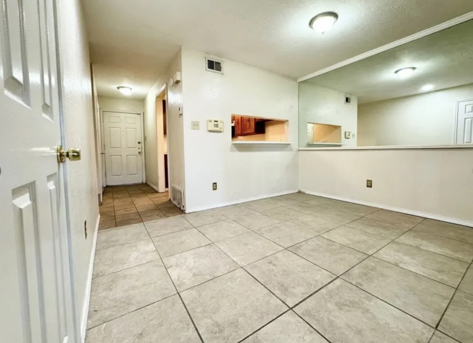 Condominium For Sale in Dallas County , 3635 Garden Brook, Farmers Branch, Texas 75234, 1 Bedroom, 2 Bathroom, Garage spaces, 919 Sqft, built in 1986, mls#21325418, Real Estate Agent in Farmers Branch, Homes For Sale in Dallas county, Homes For Sale in Farmers Branch, Realtor in Farmers Branch Texas, Real Estate Brokerage Independent Realty Texas, Luminita Cordes Realtor