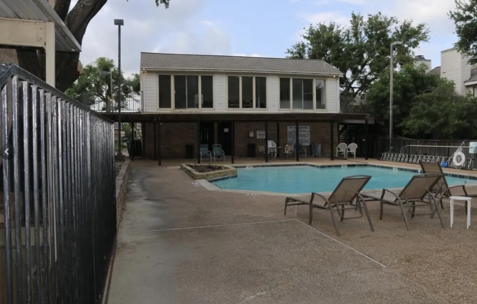 Condominium For Sale in Dallas County , 3635 Garden Brook, Farmers Branch, Texas 75234, 1 Bedroom, 2 Bathroom, Garage spaces, 919 Sqft, built in 1986, mls#21325418, Real Estate Agent in Farmers Branch, Homes For Sale in Dallas county, Homes For Sale in Farmers Branch, Realtor in Farmers Branch Texas, Real Estate Brokerage Independent Realty Texas, Luminita Cordes Realtor
