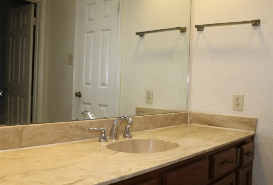Condominium For Sale in Dallas County , 3635 Garden Brook, Farmers Branch, Texas 75234, 1 Bedroom, 2 Bathroom, Garage spaces, 919 Sqft, built in 1986, mls#21325418, Real Estate Agent in Farmers Branch, Homes For Sale in Dallas county, Homes For Sale in Farmers Branch, Realtor in Farmers Branch Texas, Real Estate Brokerage Independent Realty Texas, Luminita Cordes Realtor