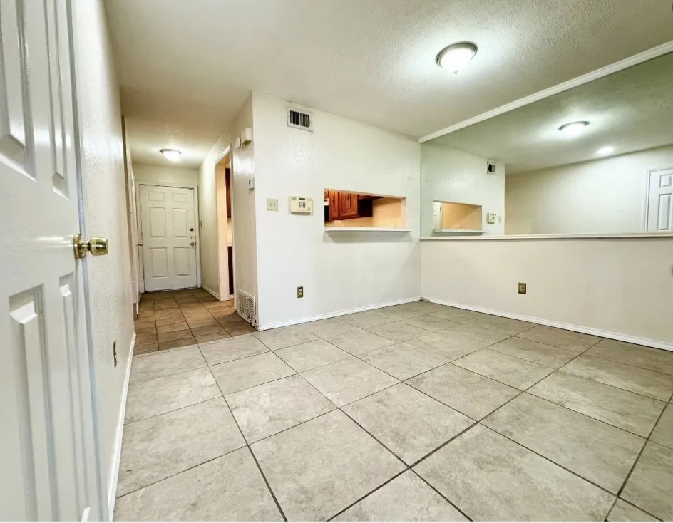 Condominium For Sale in Dallas County , 3635 Garden Brook, Farmers Branch, Texas 75234, 1 Bedroom, 2 Bathroom, Garage spaces, 919 Sqft, built in 1986, mls#21325418, Real Estate Agent in Farmers Branch, Homes For Sale in Dallas county, Homes For Sale in Farmers Branch, Realtor in Farmers Branch Texas, Real Estate Brokerage Independent Realty Texas, Luminita Cordes Realtor