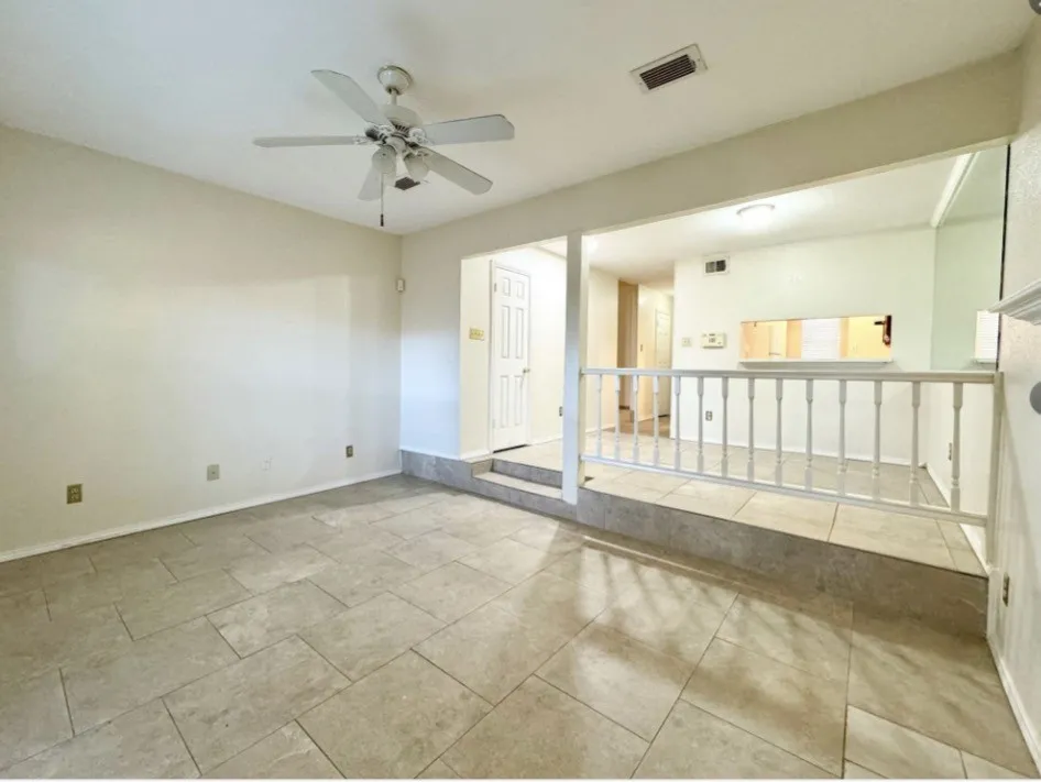 Condominium For Sale in Dallas County , 3635 Garden Brook, Farmers Branch, Texas 75234, 1 Bedroom, 2 Bathroom, Garage spaces, 919 Sqft, built in 1986, mls#21325418, Real Estate Agent in Farmers Branch, Homes For Sale in Dallas county, Homes For Sale in Farmers Branch, Realtor in Farmers Branch Texas, Real Estate Brokerage Independent Realty Texas, Luminita Cordes Realtor