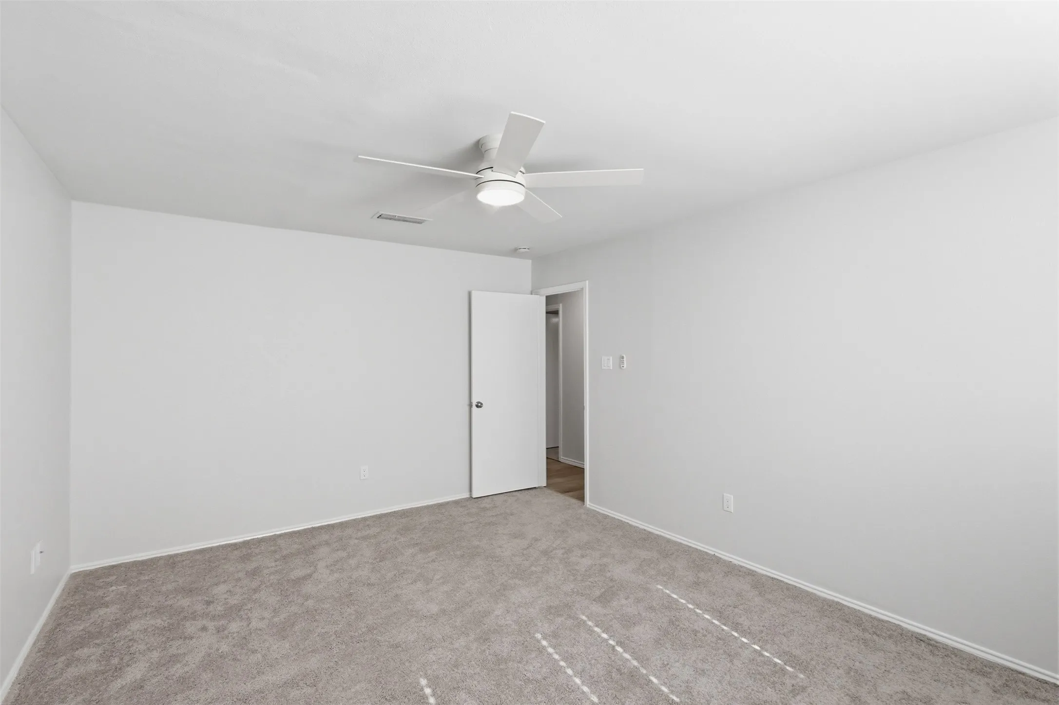 Single Family Residence For Sale in Dallas County , 250 Creekside Lane, Coppell, Texas 75019, 3 Bedroom, 2 Bathroom, 2 Garage spaces, 1,610 Sqft, built in 1984, mls#21325293, Real Estate Agent in Coppell, Homes For Sale in Dallas county, Homes For Sale in Coppell, Realtor in Coppell Texas, Real Estate Brokerage Independent Realty Texas, Luminita Cordes Realtor