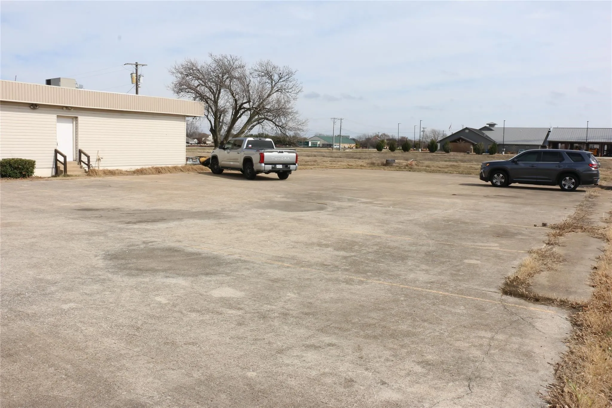 Business For Rent in Dallas County , 8210 Schrade Road, Rowlett, Texas 75088, 0, 0, Garage spaces, 0 Sqft, built in 1975, Price $4,495, mls#21325435, Real Estate Agent in Rowlett, Homes For Rent in Dallas county, Homes For Rent in Rowlett, Realtor in Rowlett Texas, Real Estate Brokerage Independent Realty Texas, Luminita Cordes Realtor