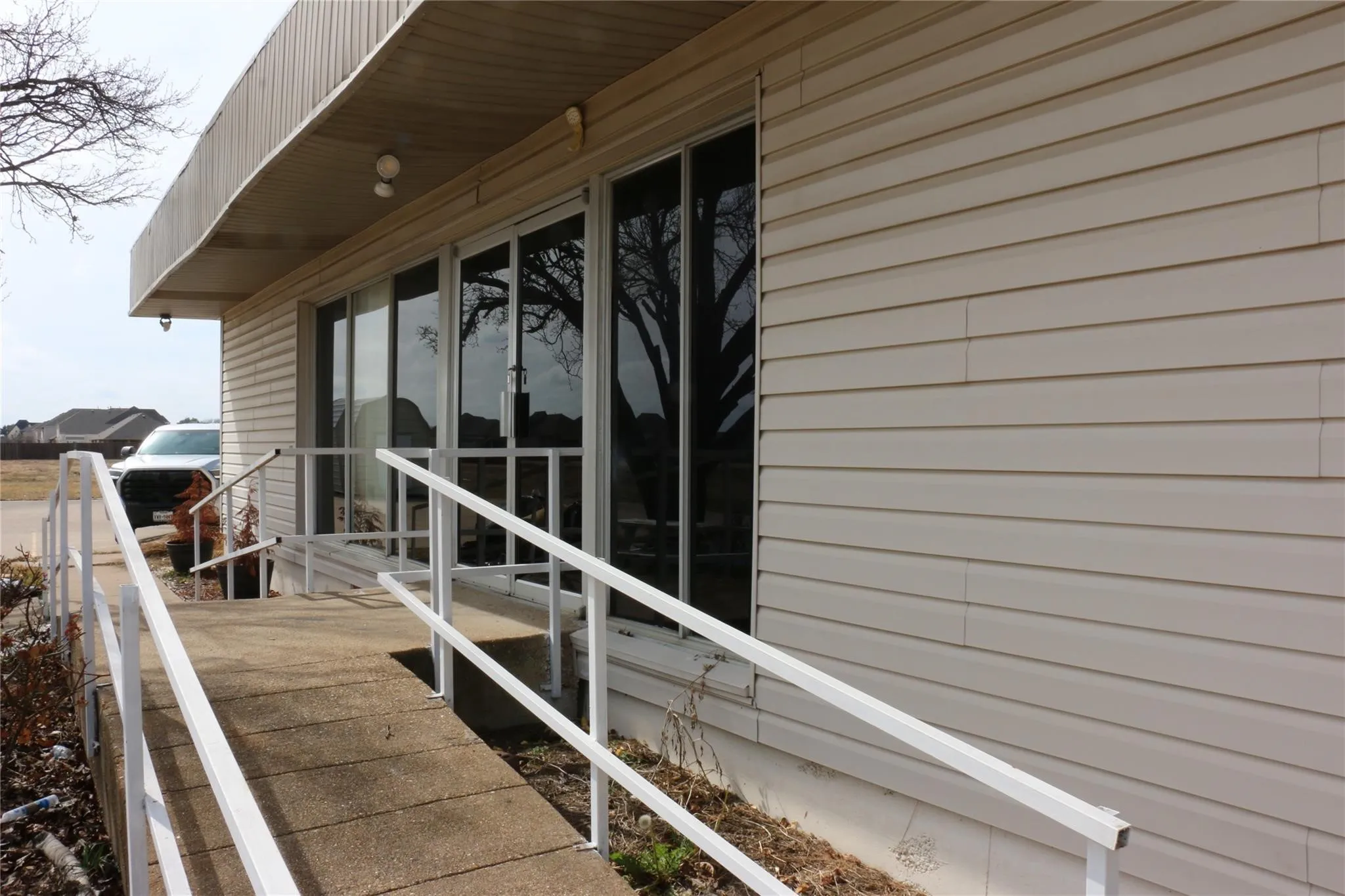 Business For Rent in Dallas County , 8210 Schrade Road, Rowlett, Texas 75088, 0, 0, Garage spaces, 0 Sqft, built in 1975, Price $4,495, mls#21325435, Real Estate Agent in Rowlett, Homes For Rent in Dallas county, Homes For Rent in Rowlett, Realtor in Rowlett Texas, Real Estate Brokerage Independent Realty Texas, Luminita Cordes Realtor