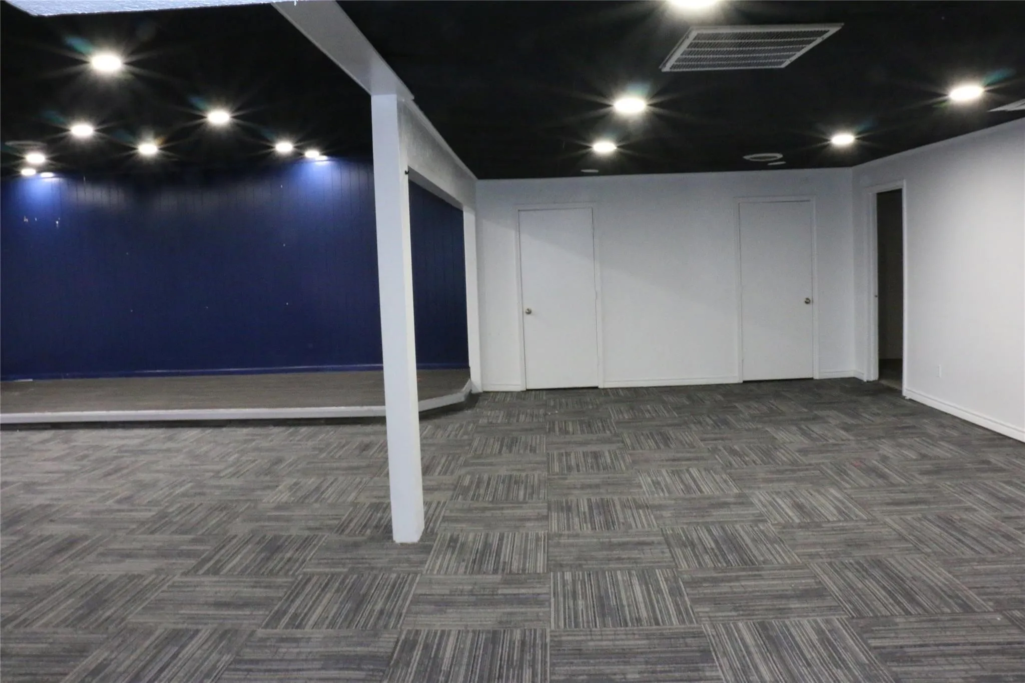 Business For Rent in Dallas County , 8210 Schrade Road, Rowlett, Texas 75088, 0, 0, Garage spaces, 0 Sqft, built in 1975, Price $4,495, mls#21325435, Real Estate Agent in Rowlett, Homes For Rent in Dallas county, Homes For Rent in Rowlett, Realtor in Rowlett Texas, Real Estate Brokerage Independent Realty Texas, Luminita Cordes Realtor