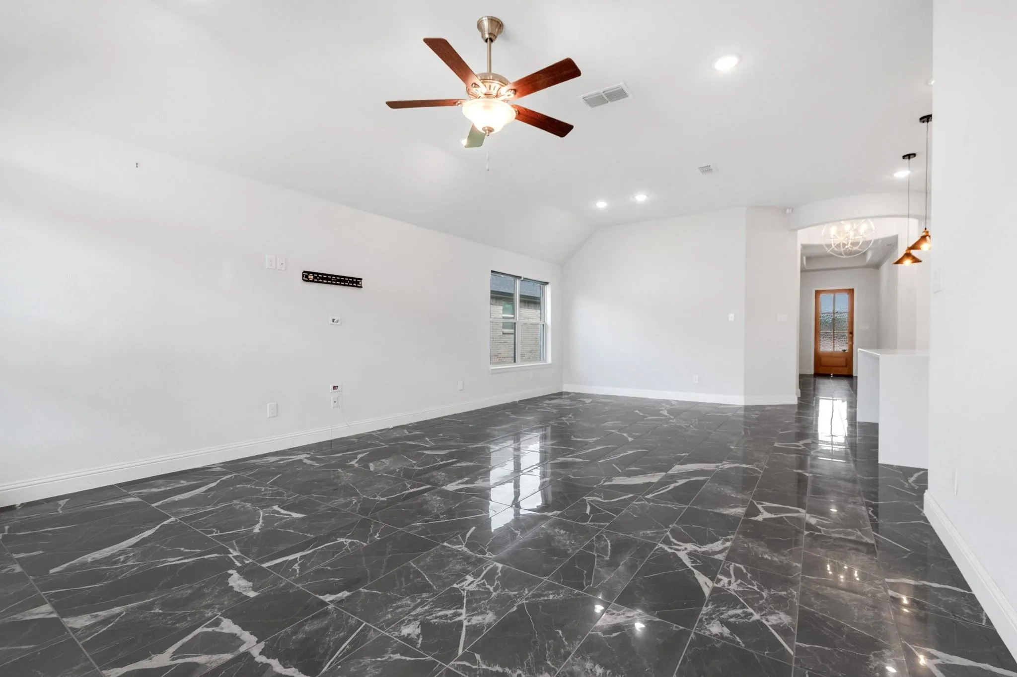 Single Family Residence For Sale in Collin County , 2818 Chestnut Lane, Melissa, Texas 75454, 5 Bedroom, 3 Bathroom, 3 Garage spaces, 2,177 Sqft, built in 2019, mls#21325374, Real Estate Agent in Melissa, Homes For Sale in Collin county, Homes For Sale in Melissa, Realtor in Melissa Texas, Real Estate Brokerage Independent Realty Texas, Luminita Cordes Realtor