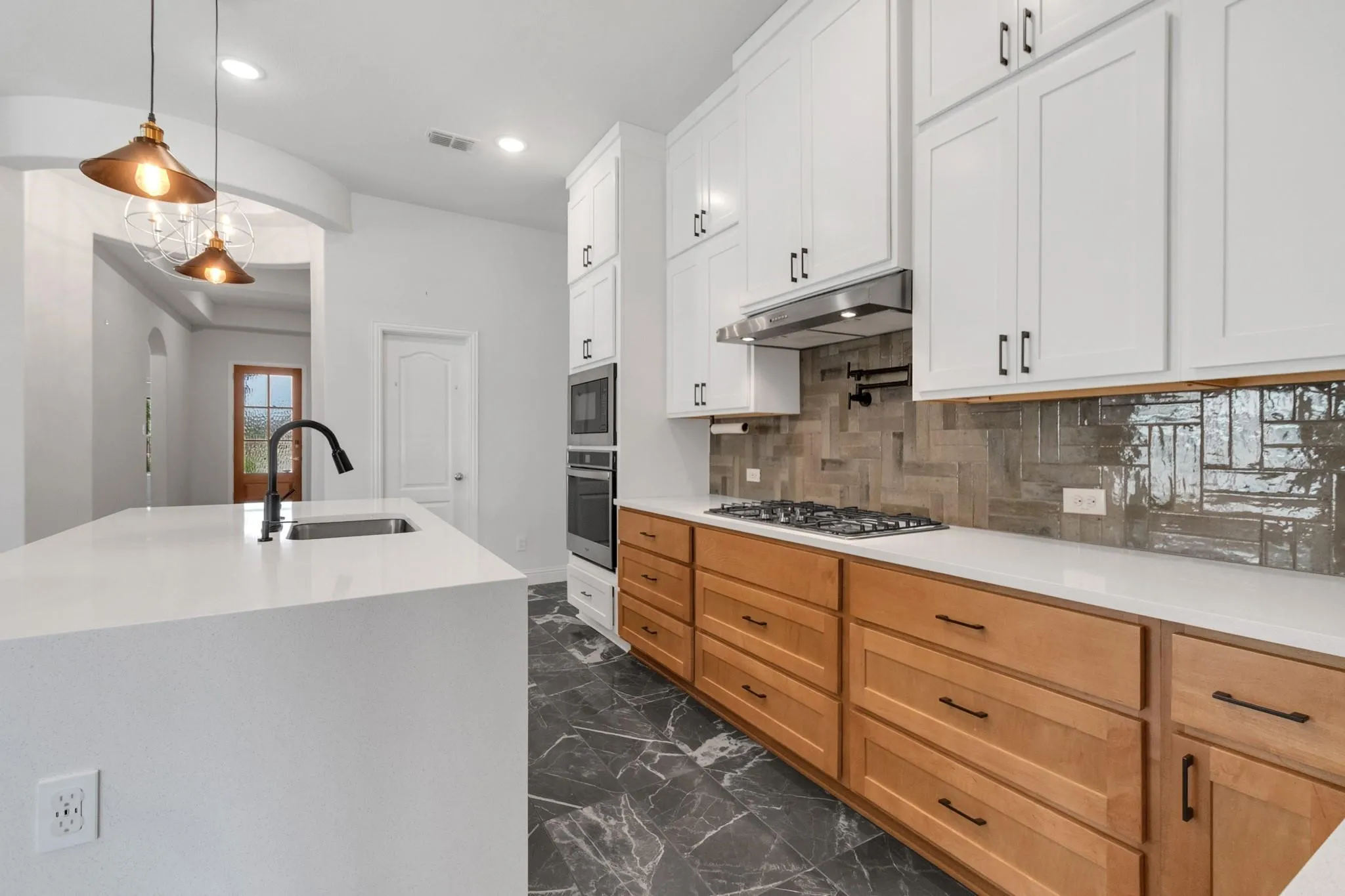 Single Family Residence For Sale in Collin County , 2818 Chestnut Lane, Melissa, Texas 75454, 5 Bedroom, 3 Bathroom, 3 Garage spaces, 2,177 Sqft, built in 2019, mls#21325374, Real Estate Agent in Melissa, Homes For Sale in Collin county, Homes For Sale in Melissa, Realtor in Melissa Texas, Real Estate Brokerage Independent Realty Texas, Luminita Cordes Realtor