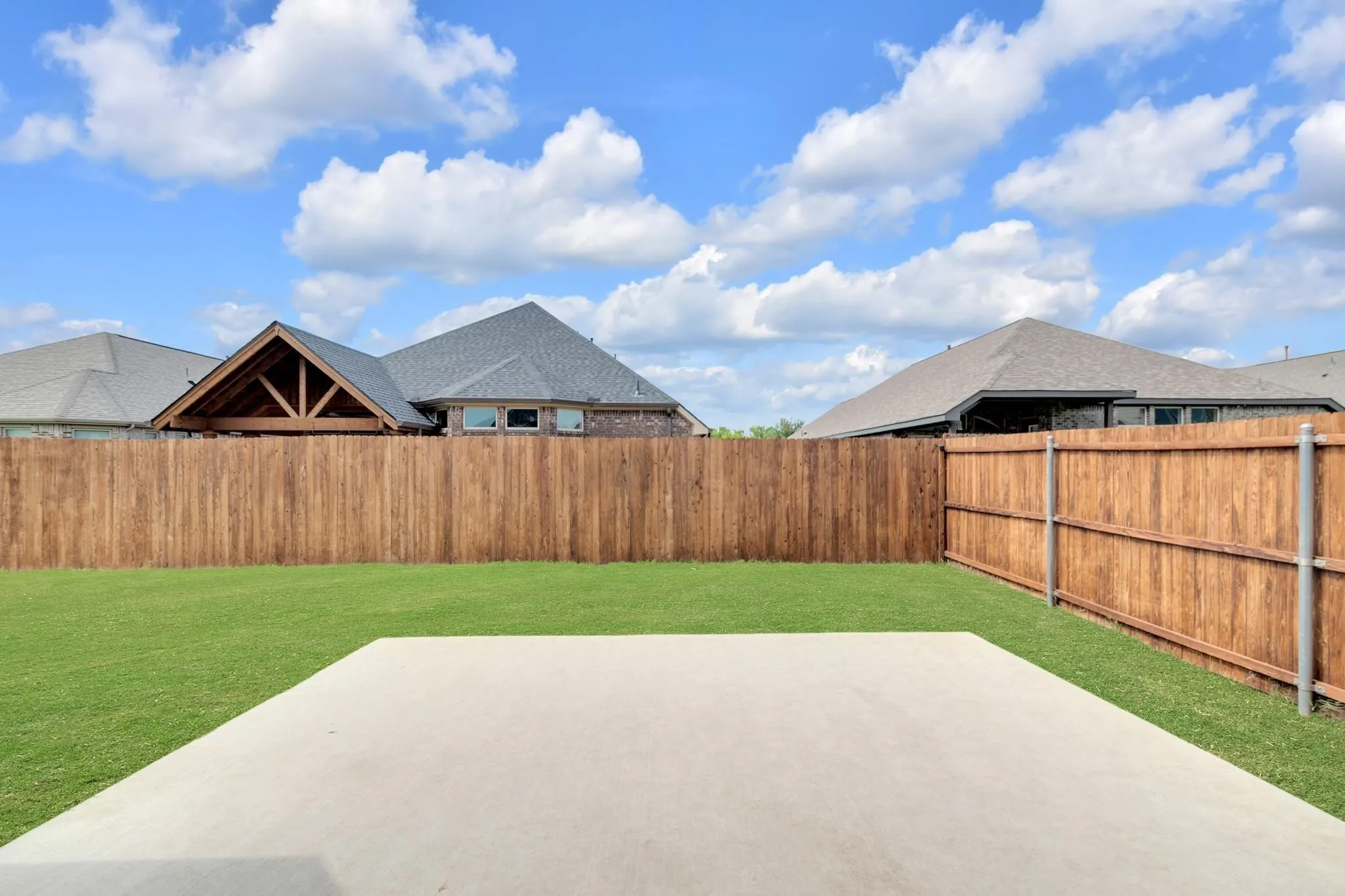 Single Family Residence For Sale in Collin County , 2818 Chestnut Lane, Melissa, Texas 75454, 5 Bedroom, 3 Bathroom, 3 Garage spaces, 2,177 Sqft, built in 2019, mls#21325374, Real Estate Agent in Melissa, Homes For Sale in Collin county, Homes For Sale in Melissa, Realtor in Melissa Texas, Real Estate Brokerage Independent Realty Texas, Luminita Cordes Realtor