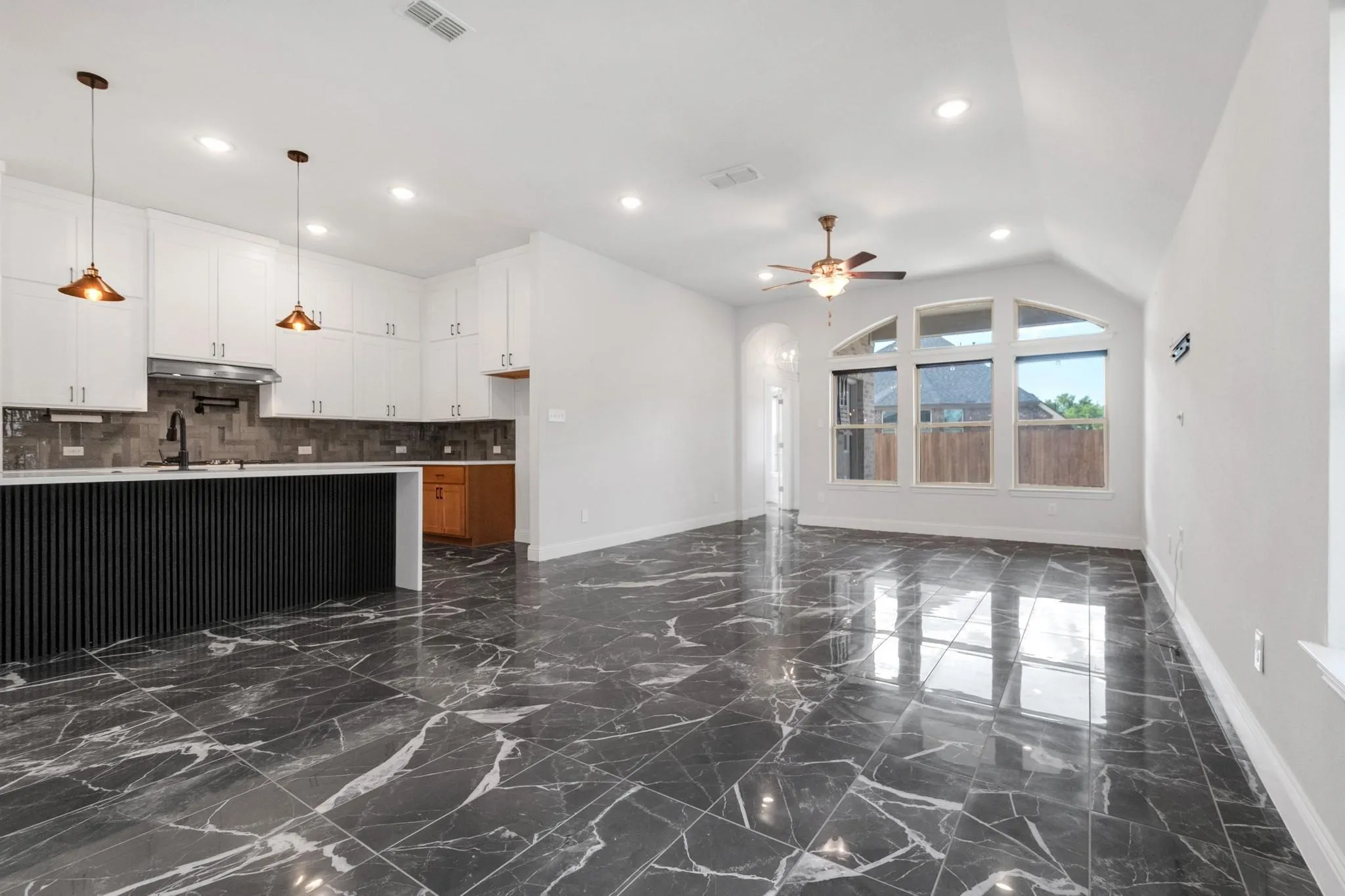 Single Family Residence For Sale in Collin County , 2818 Chestnut Lane, Melissa, Texas 75454, 5 Bedroom, 3 Bathroom, 3 Garage spaces, 2,177 Sqft, built in 2019, mls#21325374, Real Estate Agent in Melissa, Homes For Sale in Collin county, Homes For Sale in Melissa, Realtor in Melissa Texas, Real Estate Brokerage Independent Realty Texas, Luminita Cordes Realtor